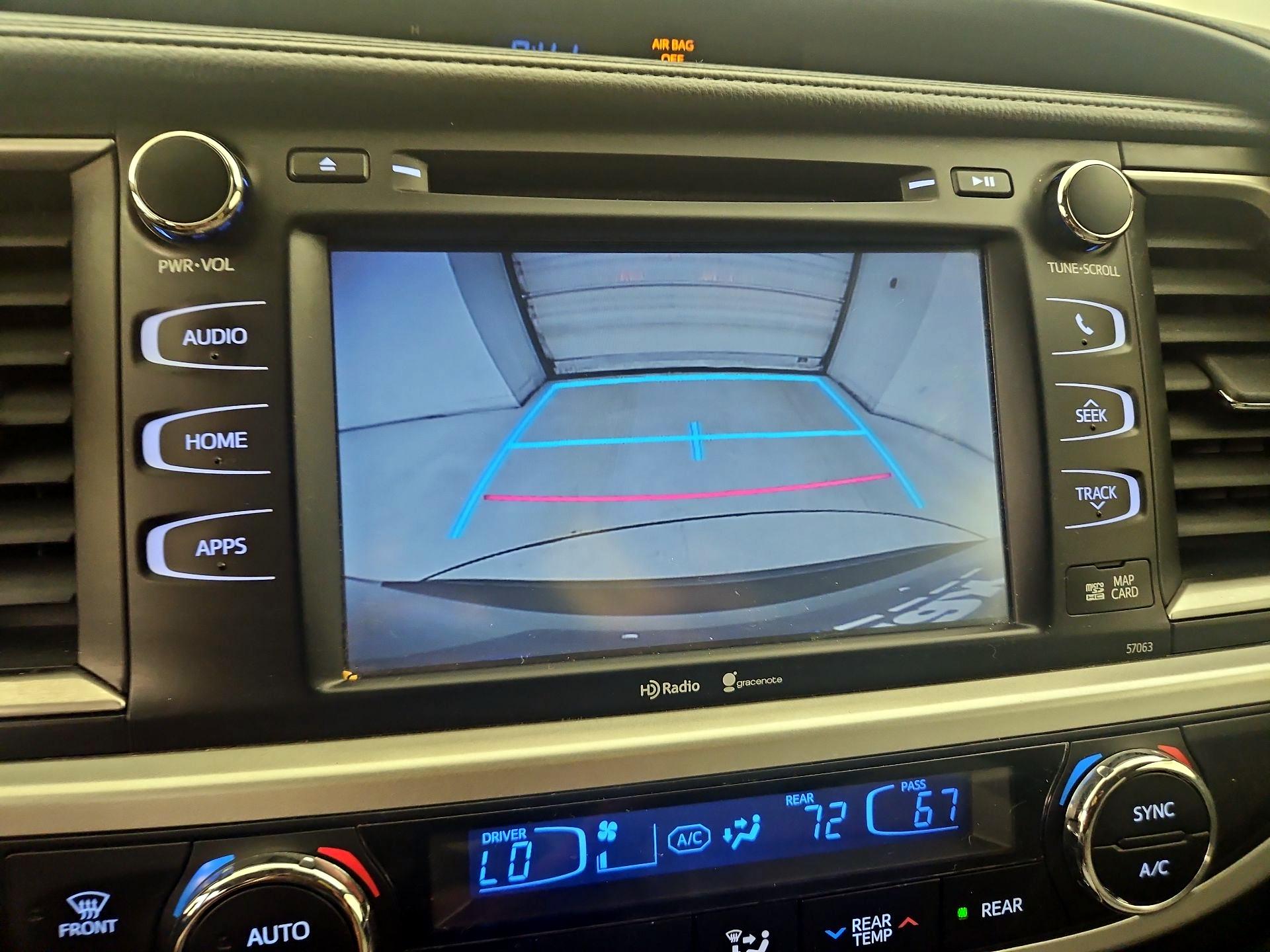 Thumbnail: 2015 Toyota Highlander - 14