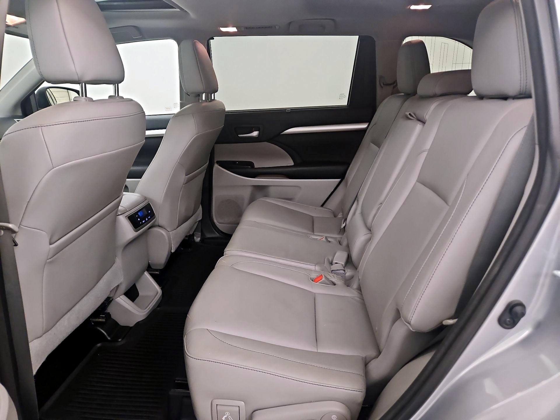 Thumbnail: 2015 Toyota Highlander - 20