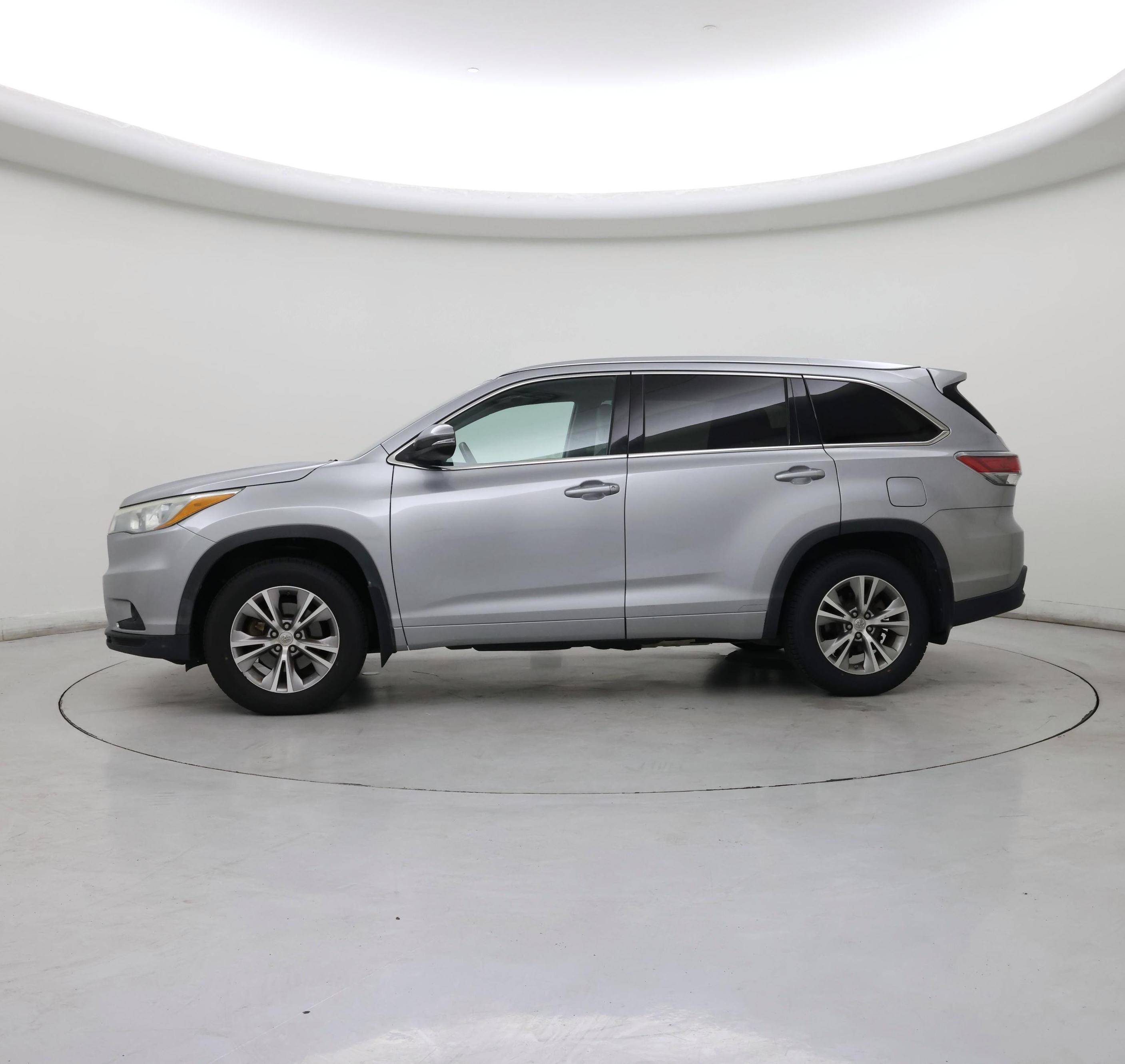 Thumbnail: 2015 Toyota Highlander - 3