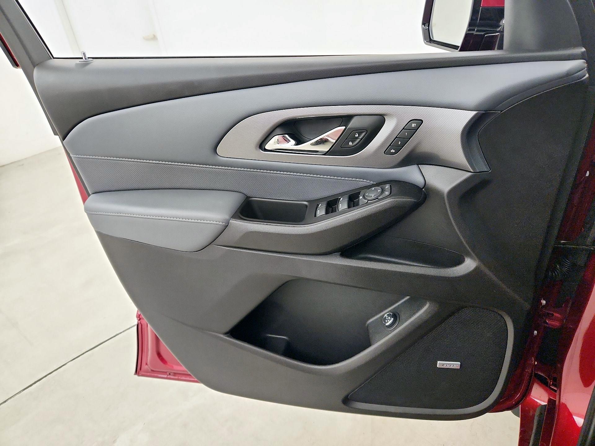 Thumbnail: 2019 Chevrolet Traverse - 12