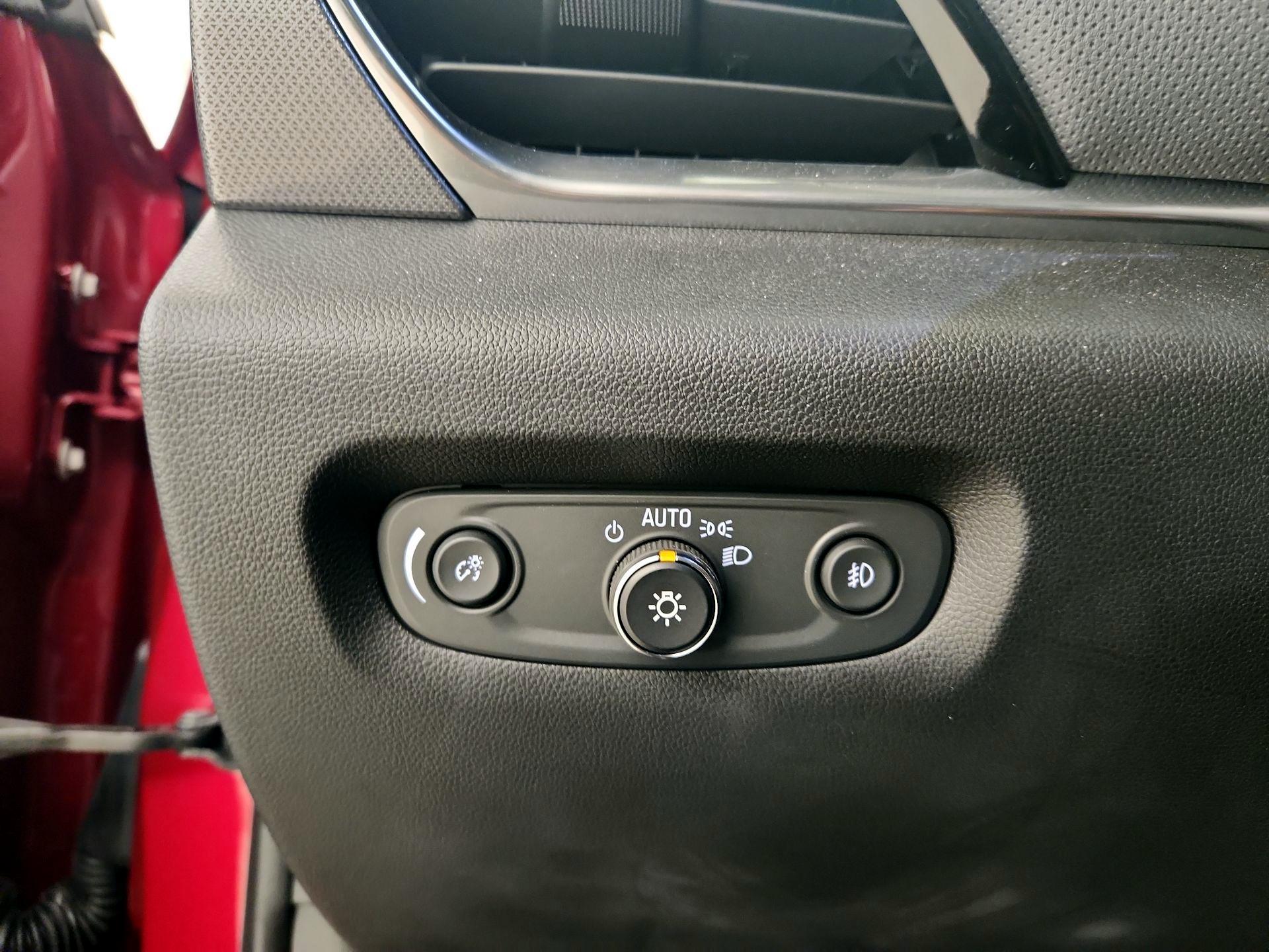 Thumbnail: 2019 Chevrolet Traverse - 13