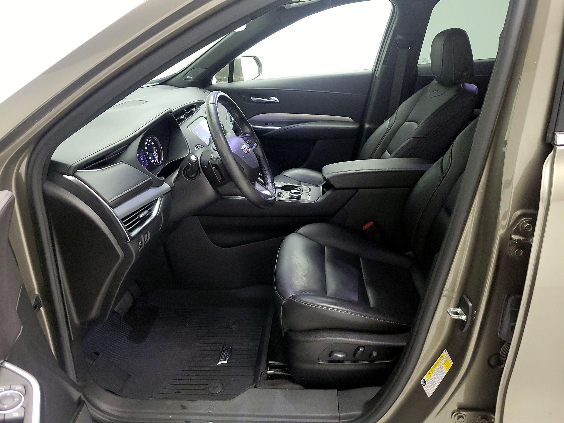 Thumbnail: 2020 Cadillac XT4 - 11