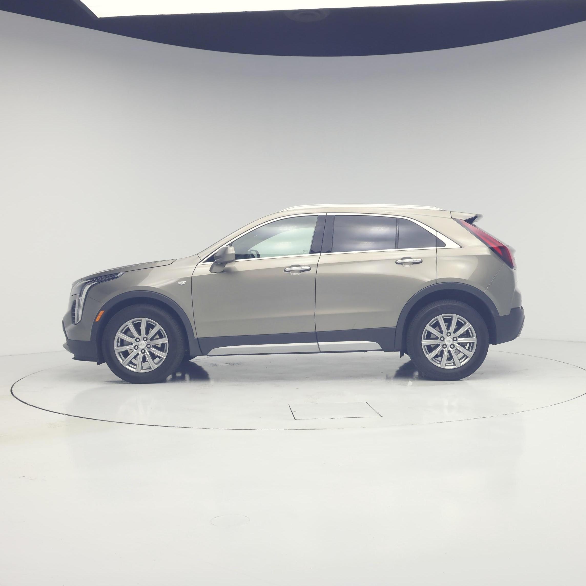 Thumbnail: 2020 Cadillac XT4 - 3