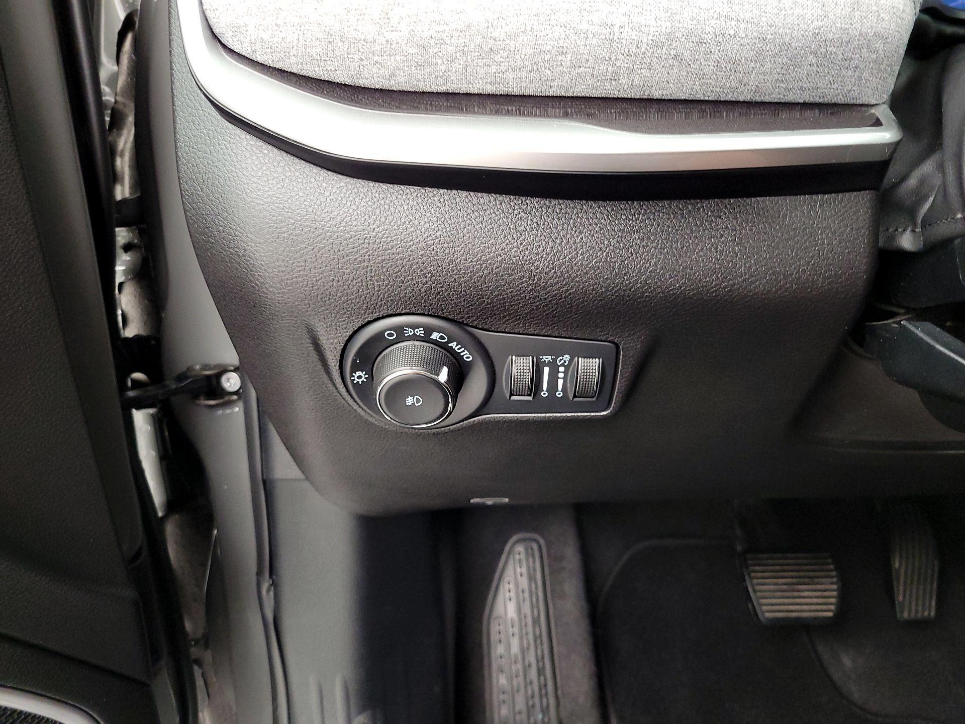 Thumbnail: 2023 Jeep Compass - 13