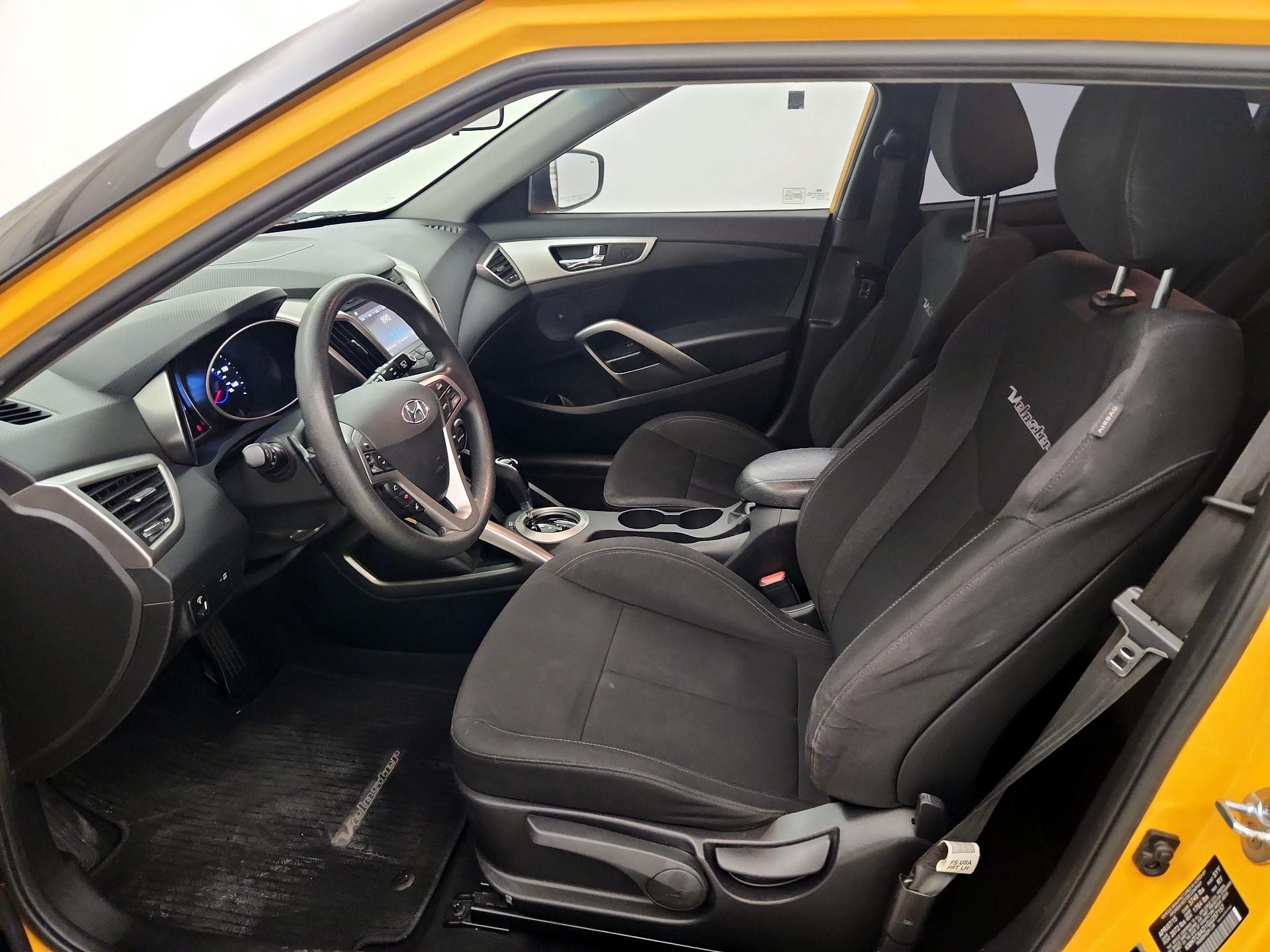 Thumbnail: 2016 Hyundai Veloster - 11