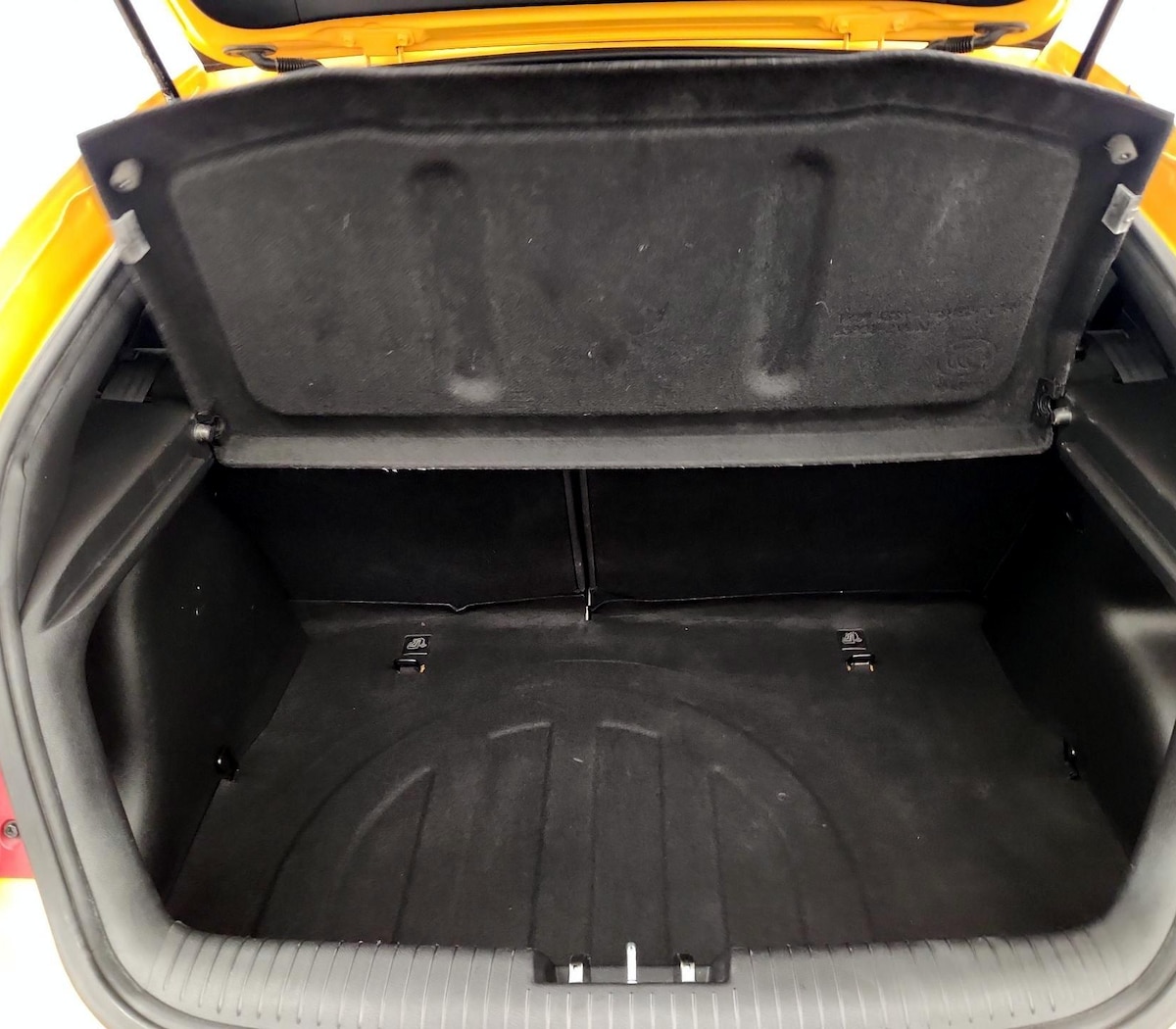 Trunk/Cargo (Seats Up)
