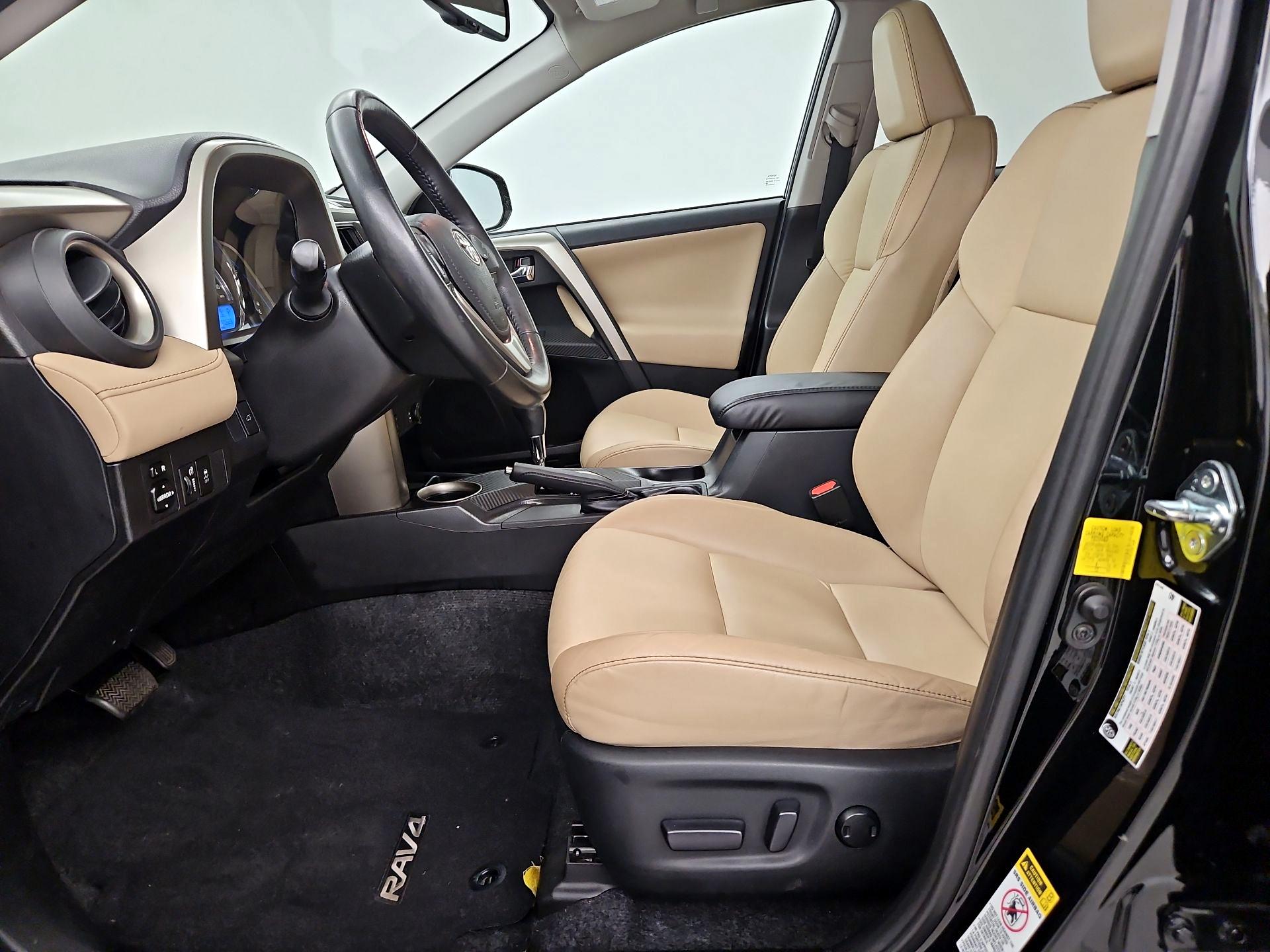 Thumbnail: 2015 Toyota RAV4 - 11