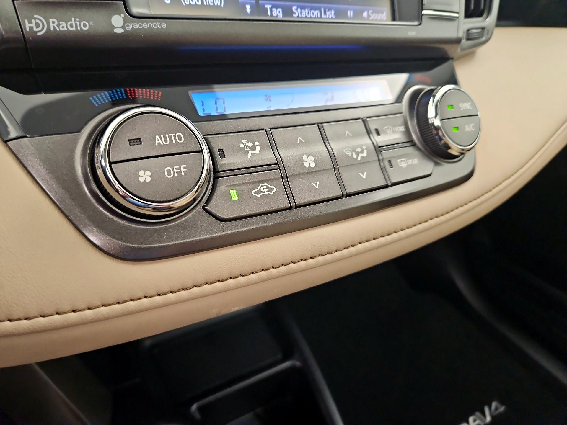 Thumbnail: 2015 Toyota RAV4 - 16