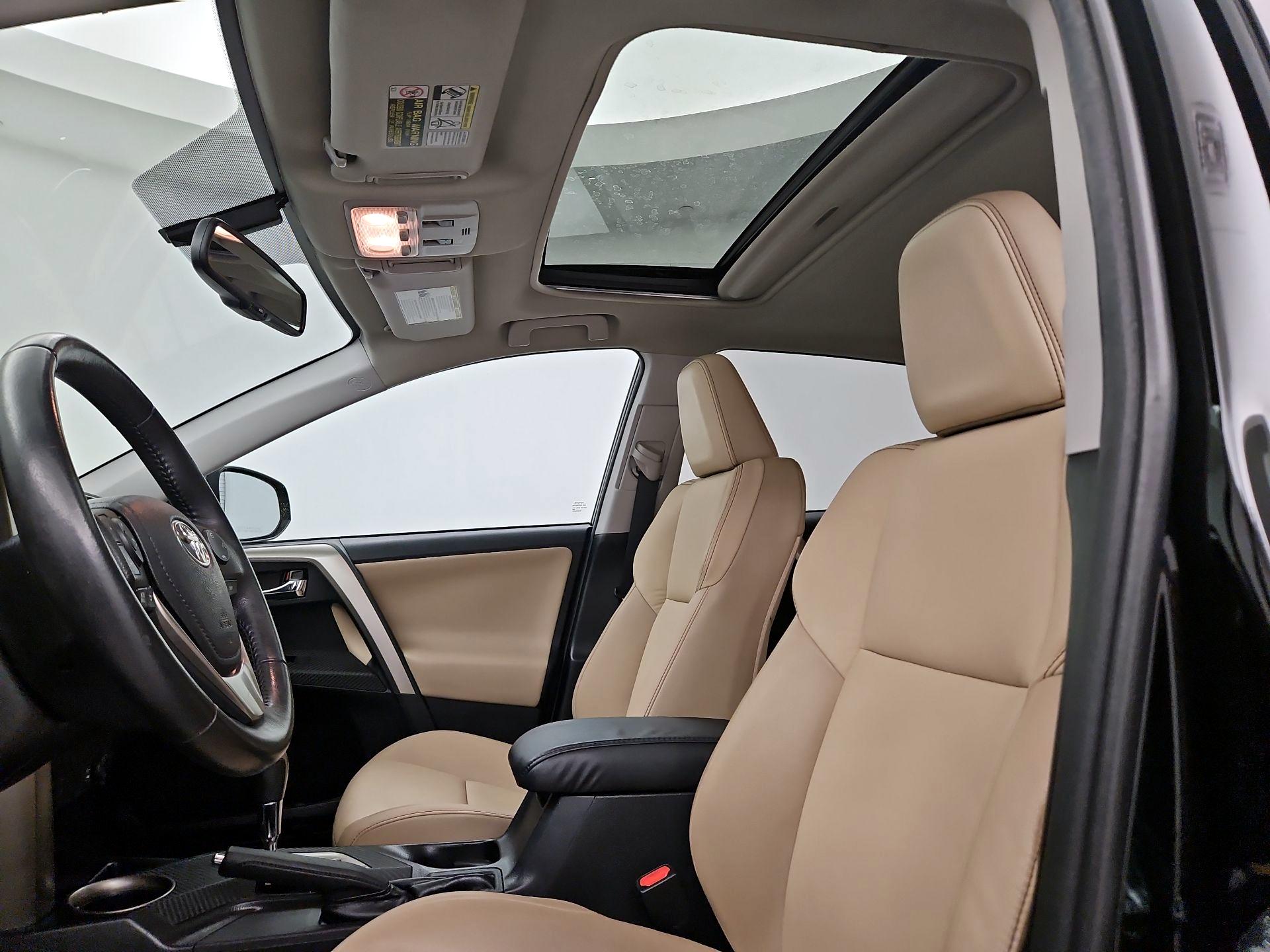 Thumbnail: 2015 Toyota RAV4 - 19