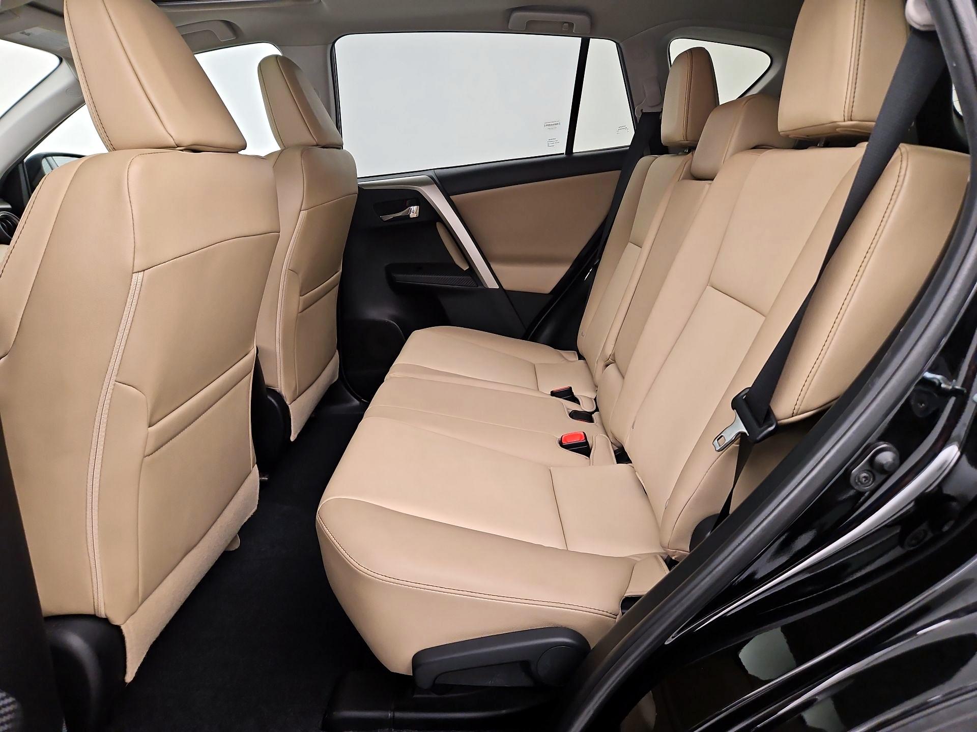 Thumbnail: 2015 Toyota RAV4 - 20