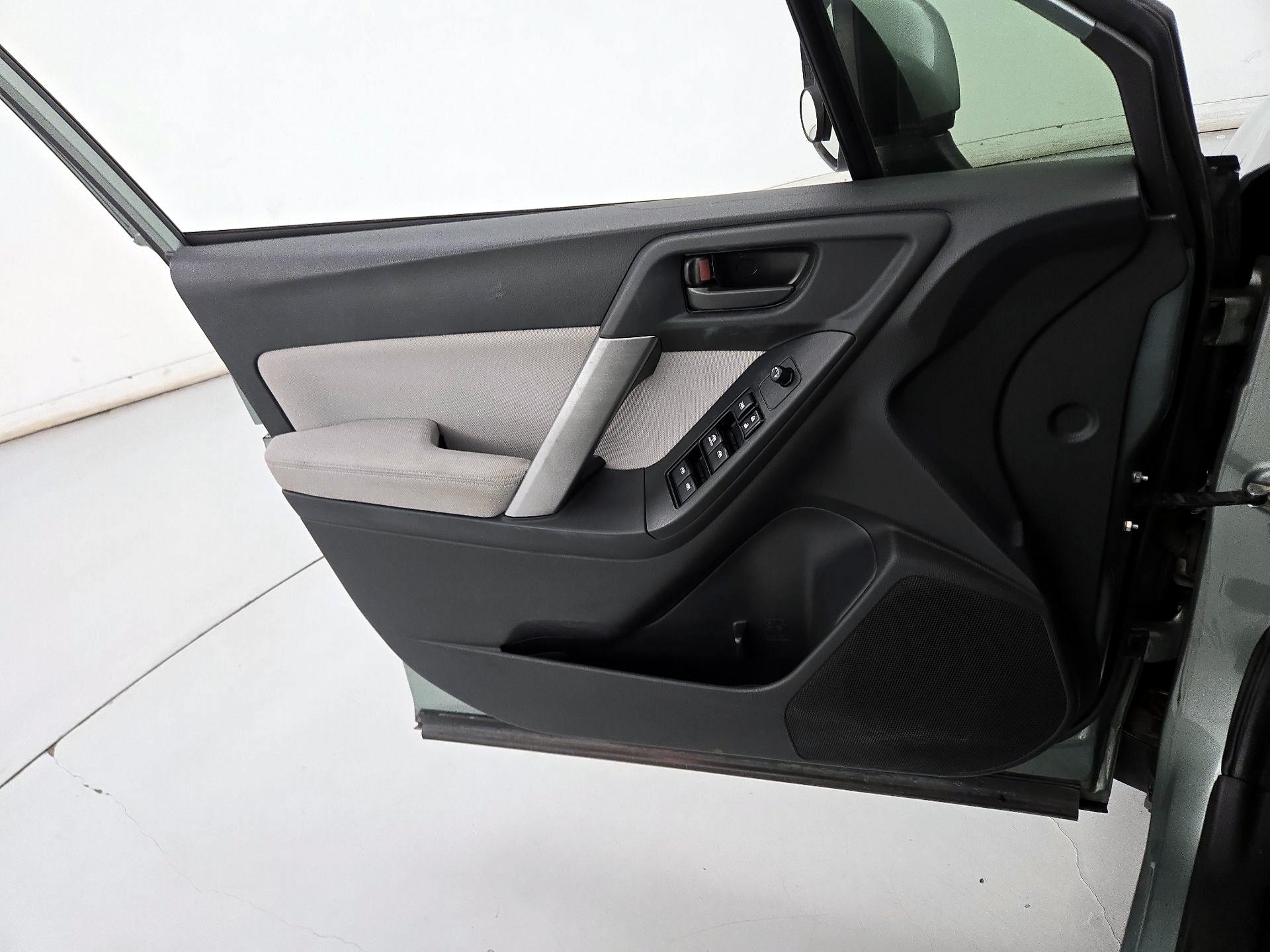 Thumbnail: 2015 Subaru Forester - 12