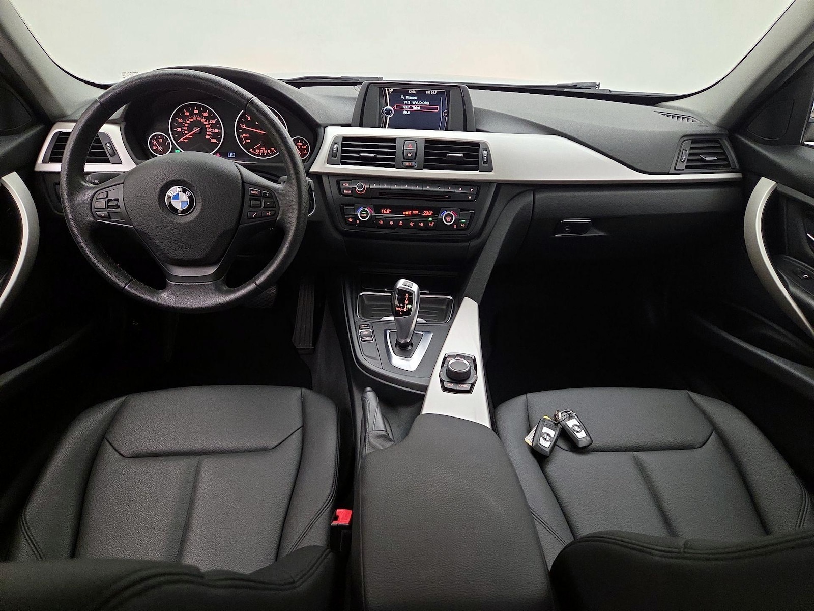 2014 BMW 3 Series 320i - Photo 10