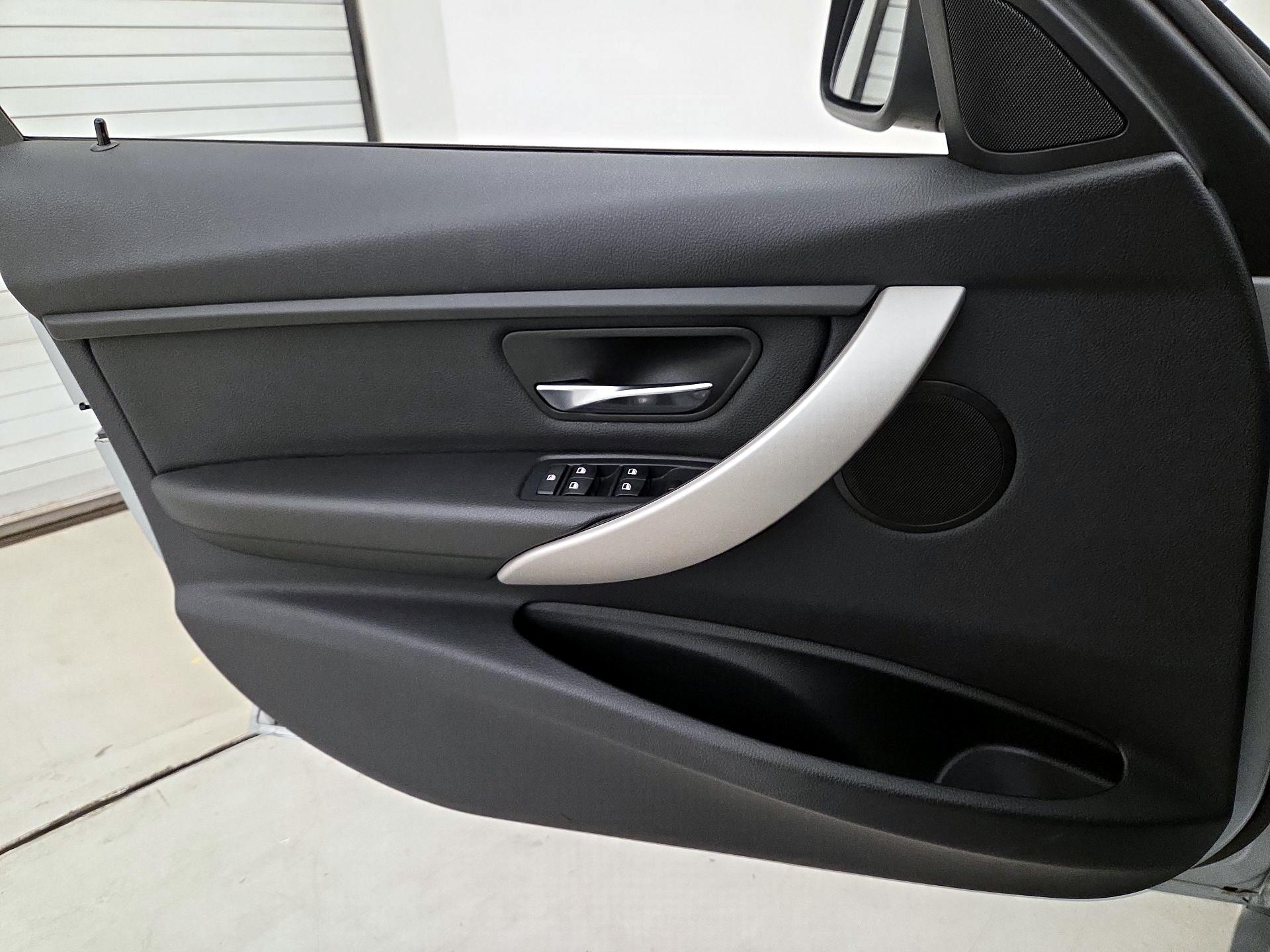 Thumbnail: 2014 BMW 3 Series - 12