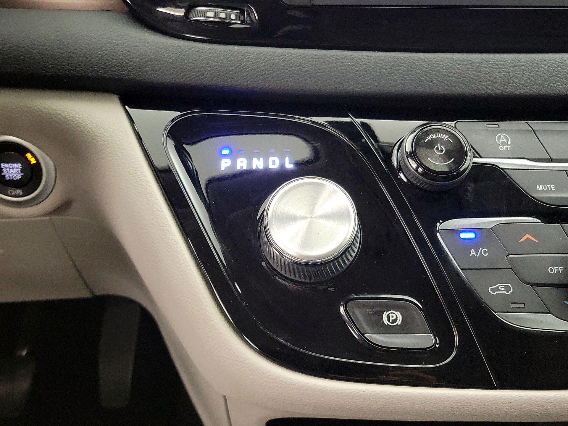 Thumbnail: 2019 Chrysler Pacifica - 17