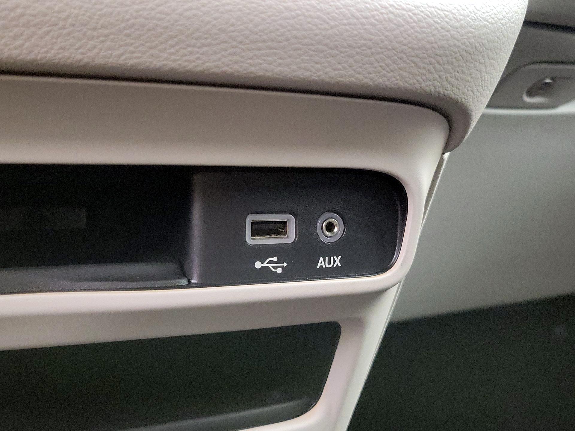 Thumbnail: 2019 Chrysler Pacifica - 18