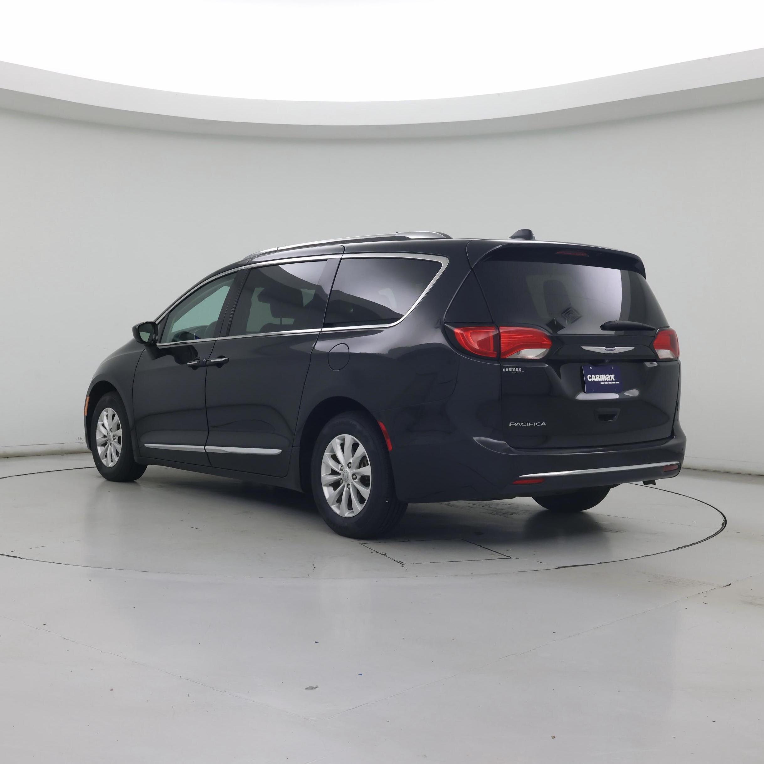 Thumbnail: 2019 Chrysler Pacifica - 2