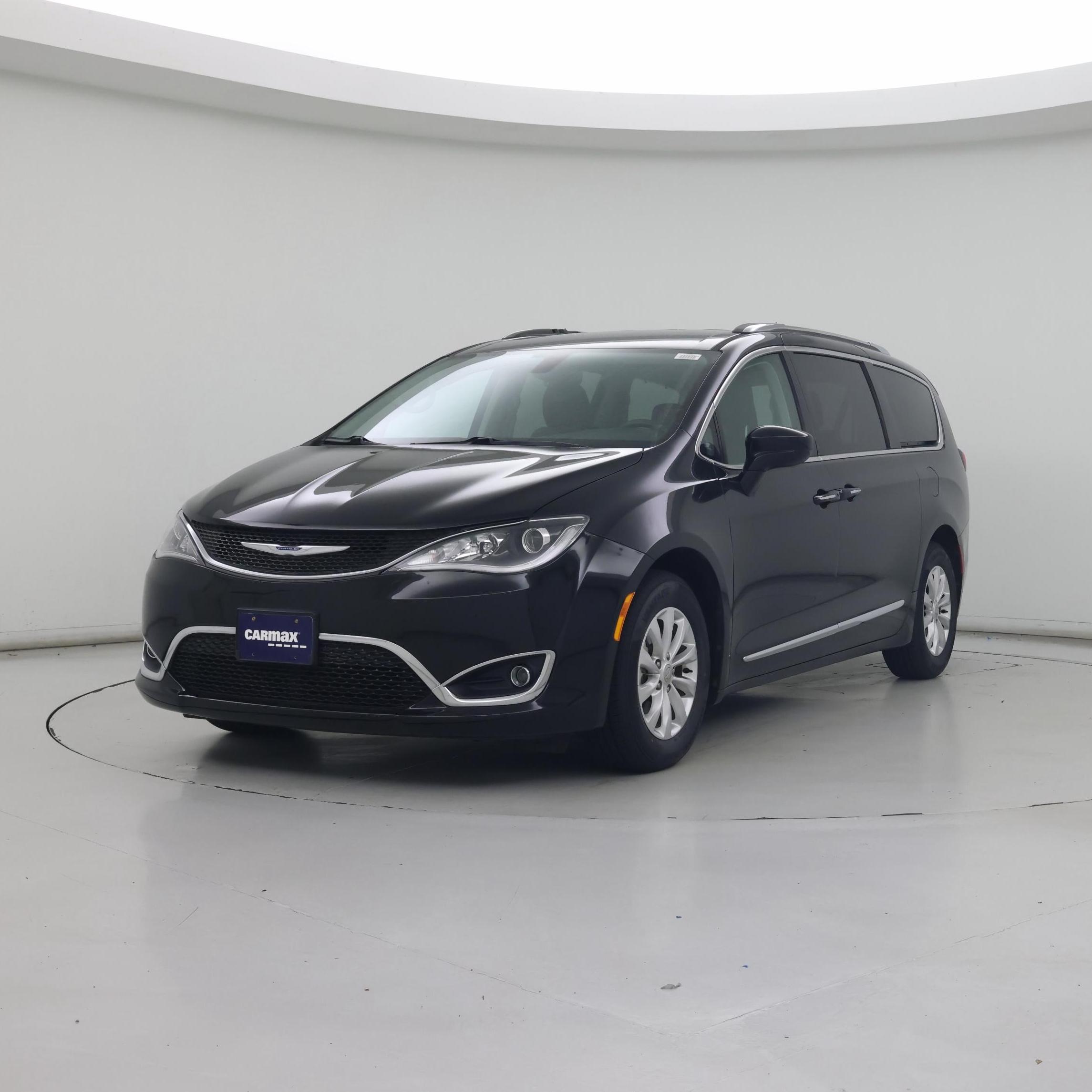 Thumbnail: 2019 Chrysler Pacifica - 4