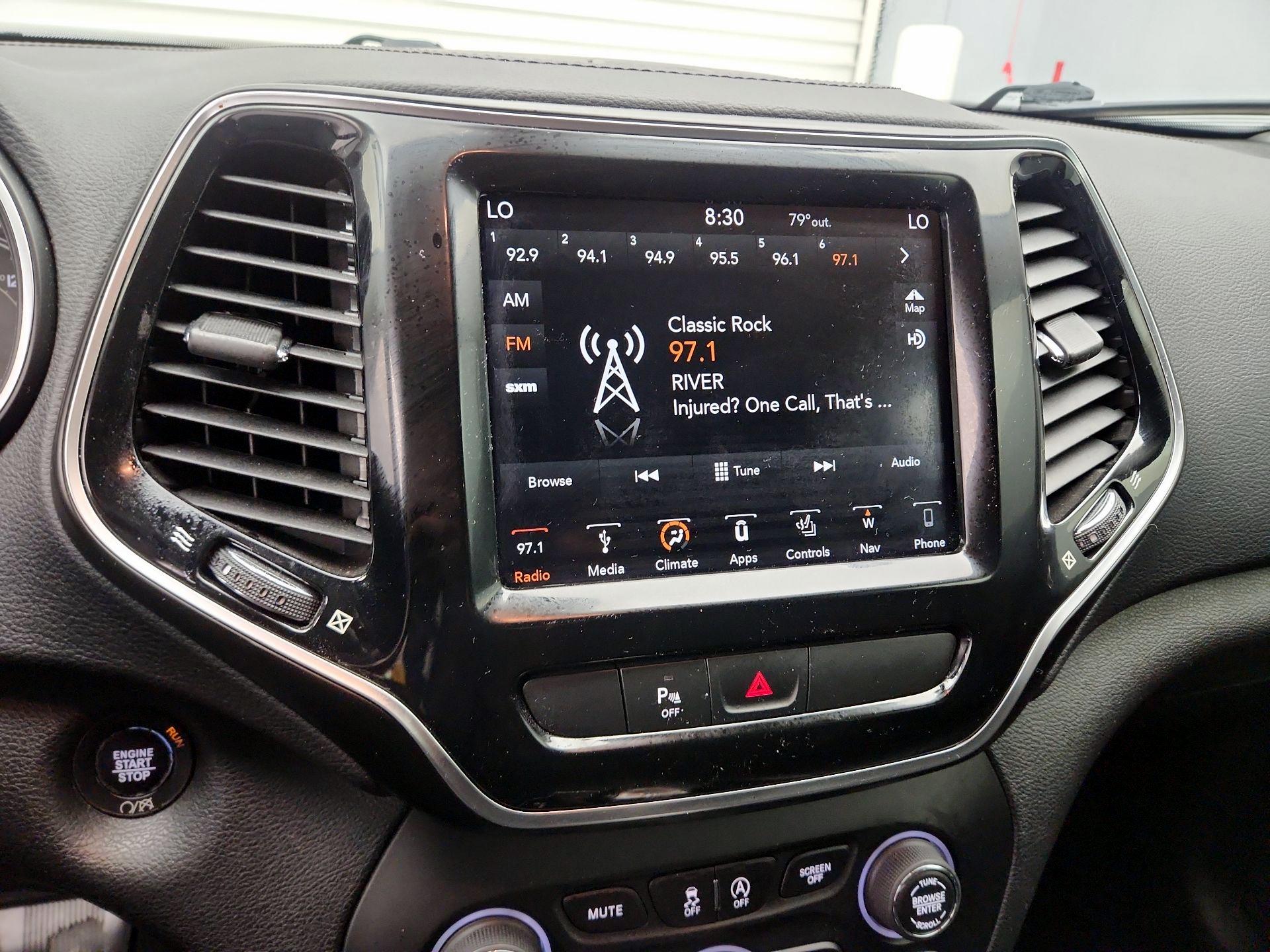 Thumbnail: 2019 Jeep Cherokee - 16