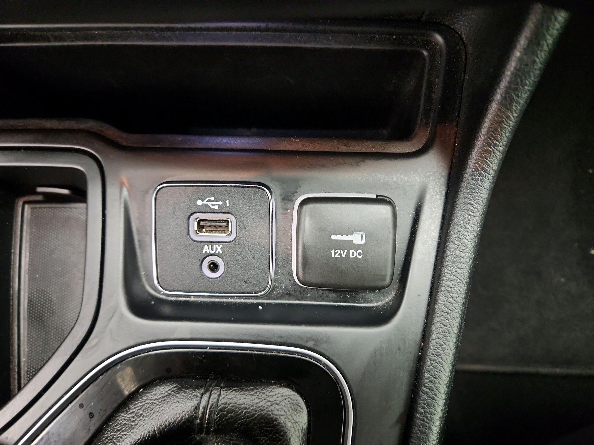 Thumbnail: 2019 Jeep Cherokee - 19