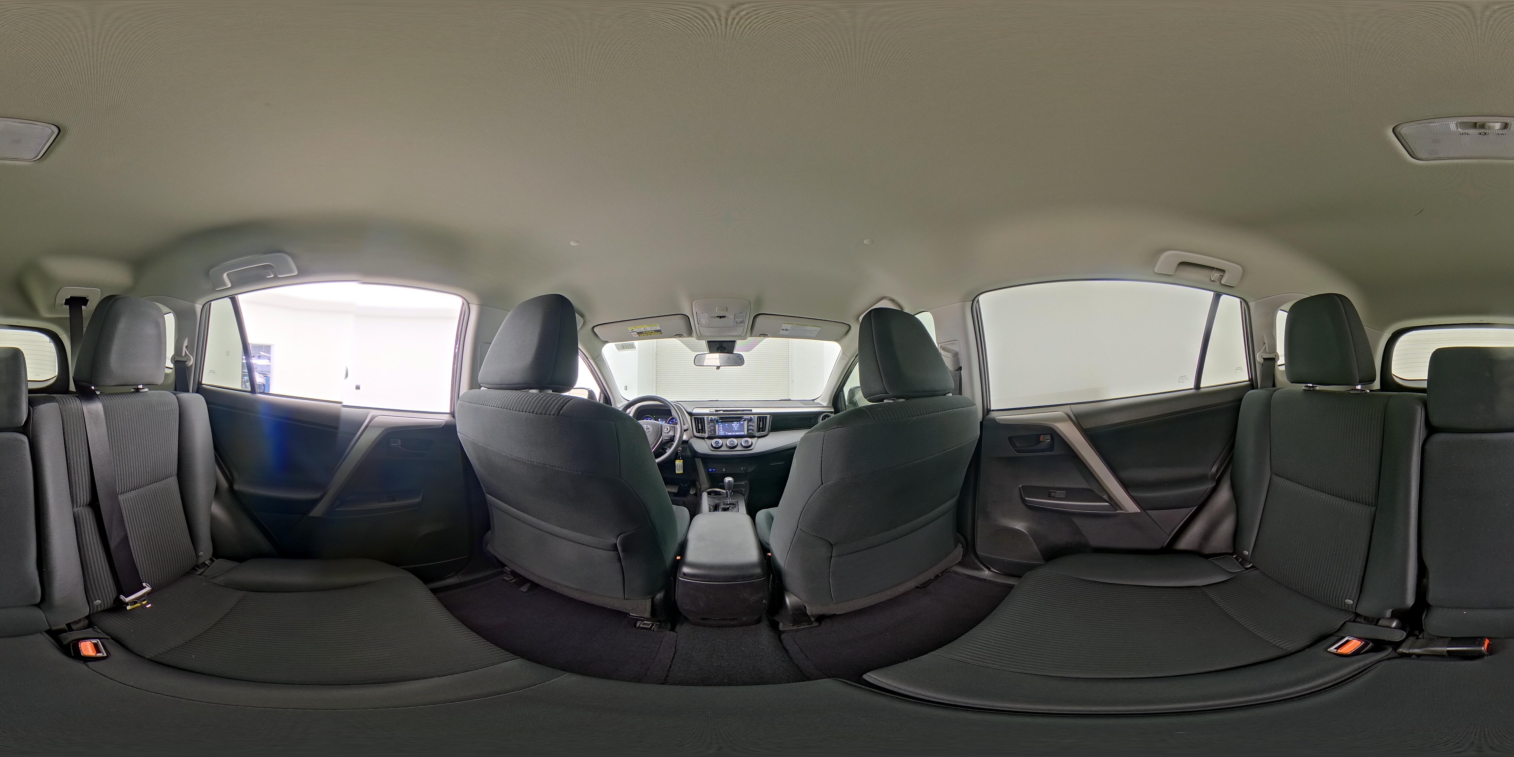 2018 Toyota RAV4 LE - Photo 25