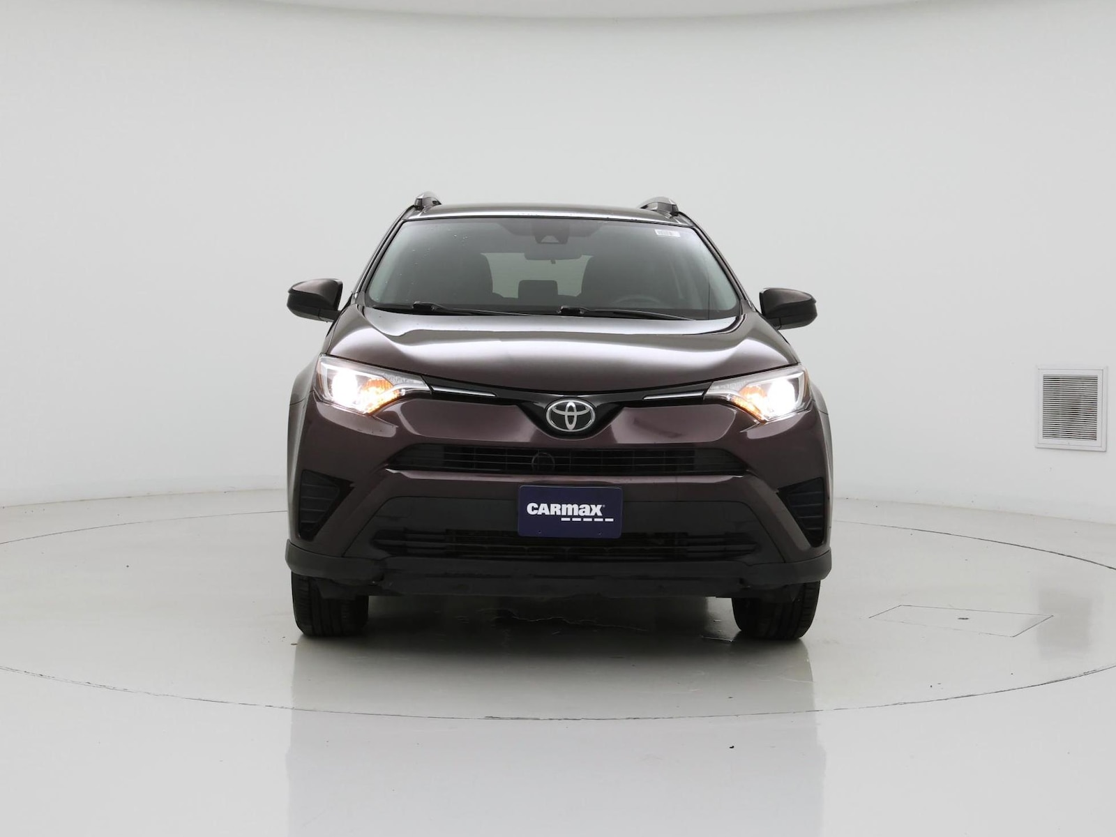 2018 Toyota RAV4 LE - Photo 6