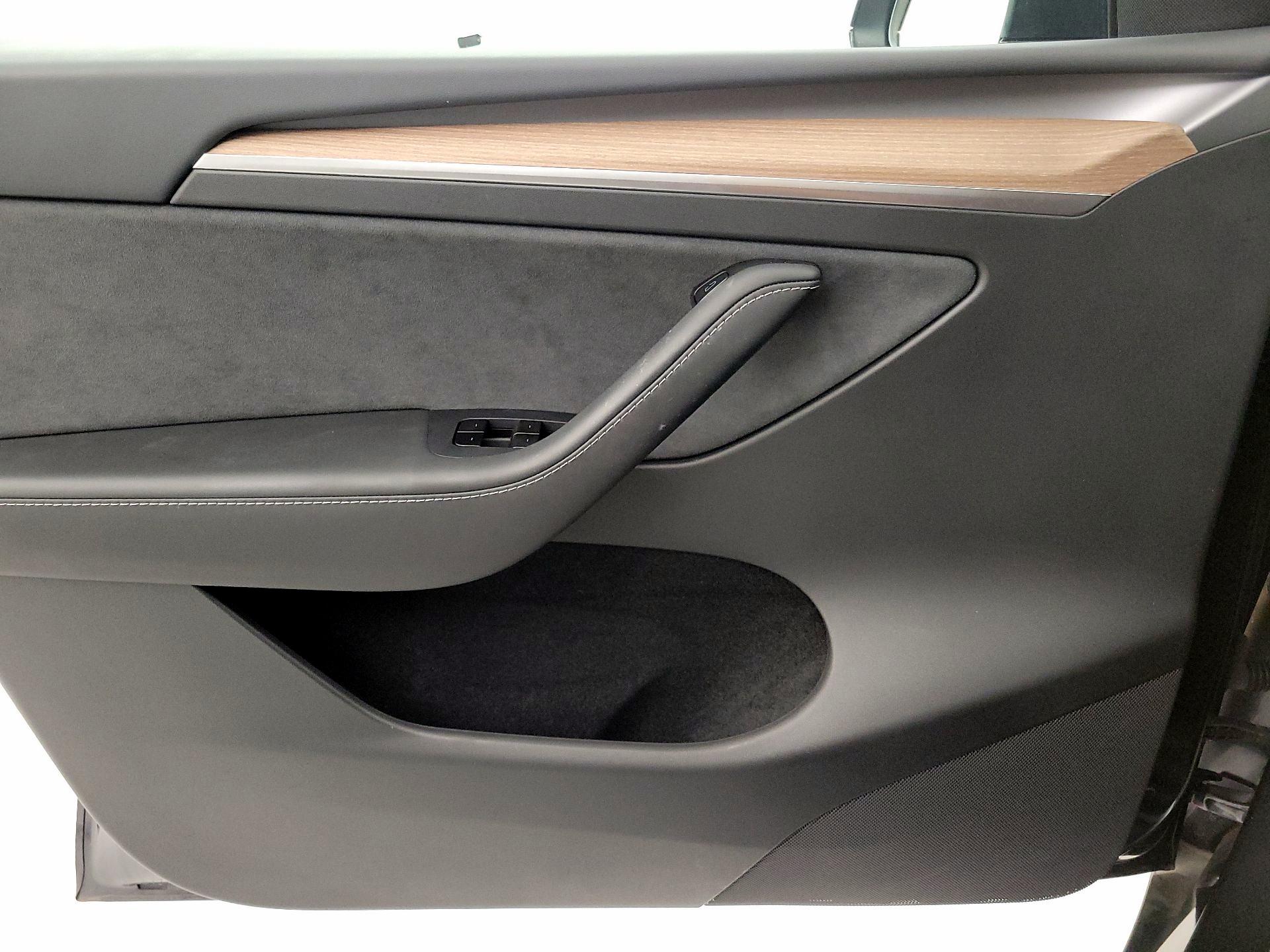 Thumbnail: 2025 Tesla Model Y - 12