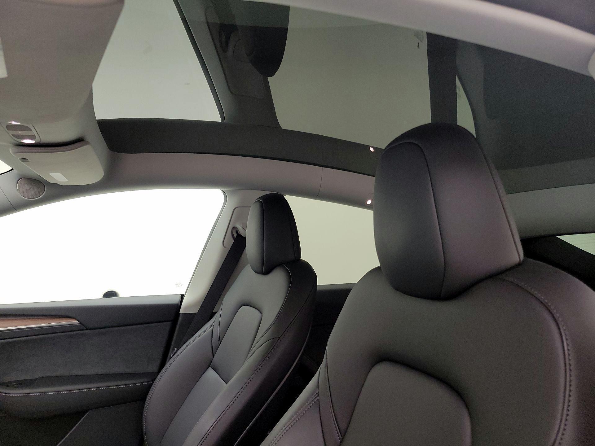 Thumbnail: 2025 Tesla Model Y - 19