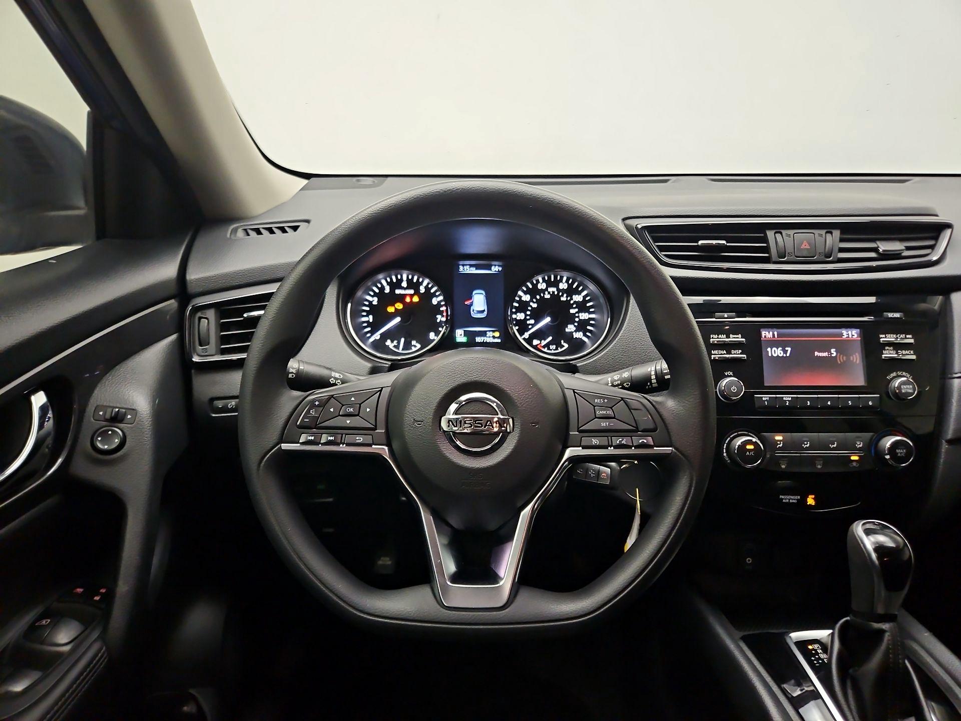Thumbnail: 2017 Nissan Rogue - 10