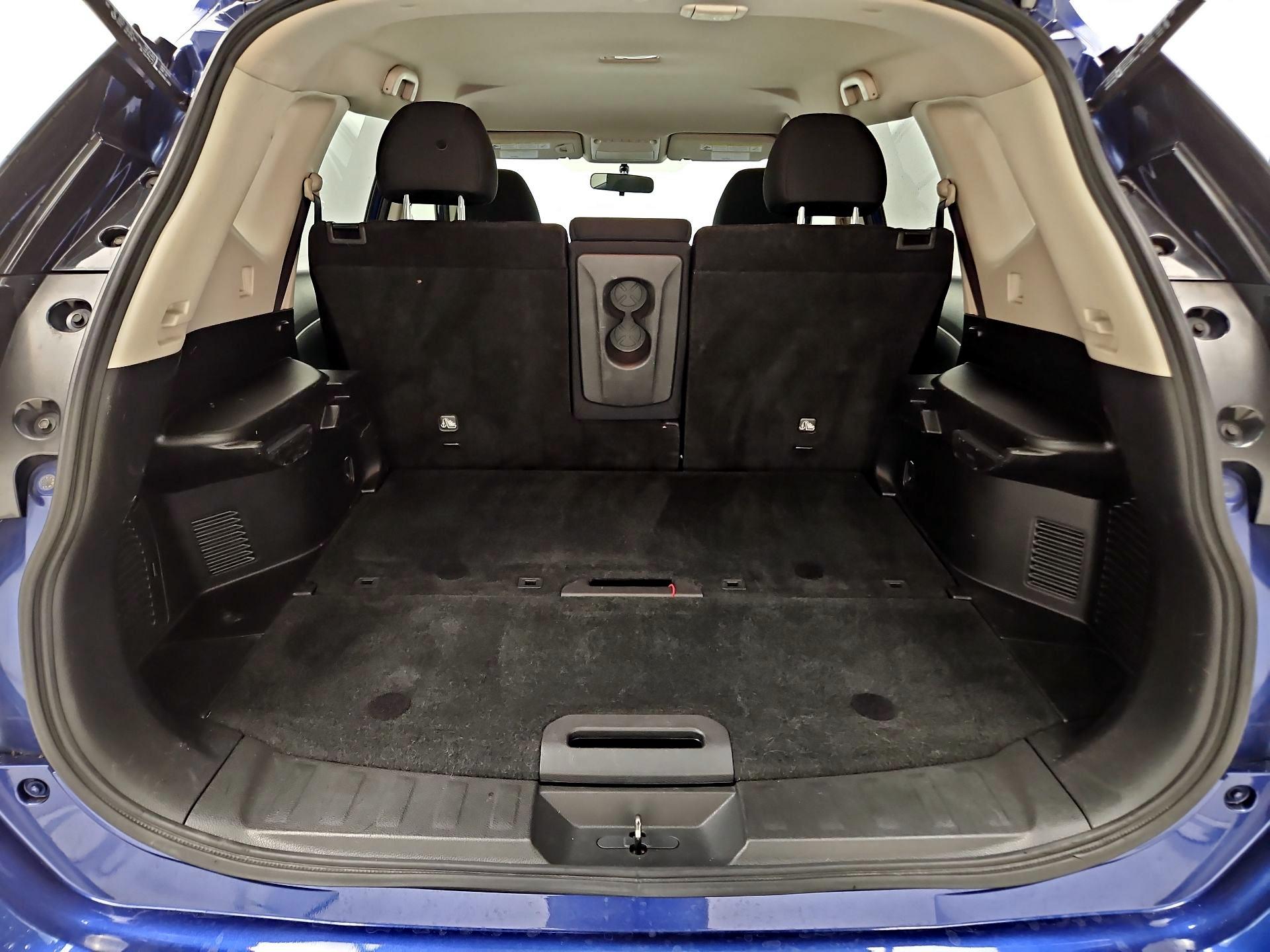 Thumbnail: 2017 Nissan Rogue - 20