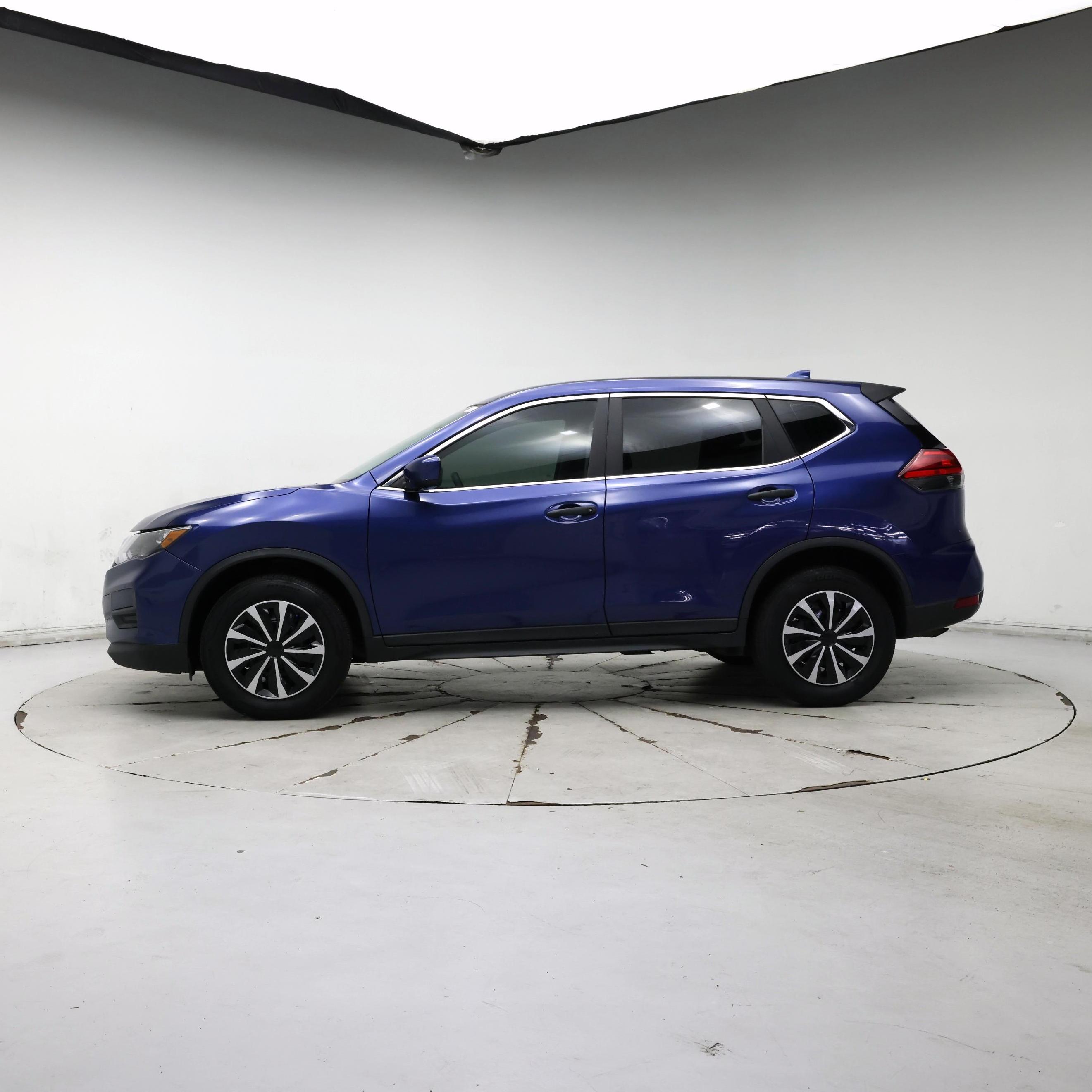 Thumbnail: 2017 Nissan Rogue - 3