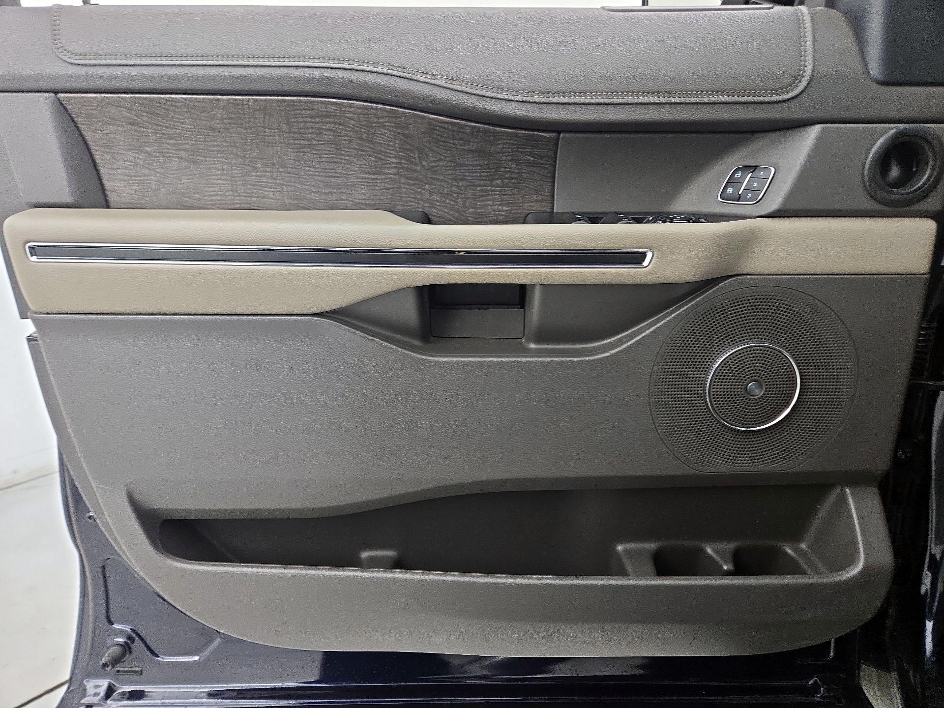 Thumbnail: 2021 Ford Expedition - 12