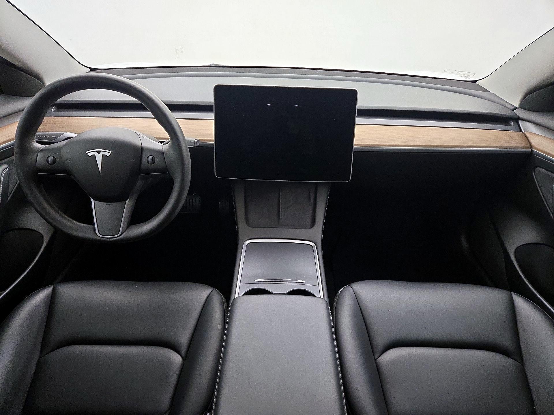 Thumbnail: 2023 Tesla Model 3 - 9