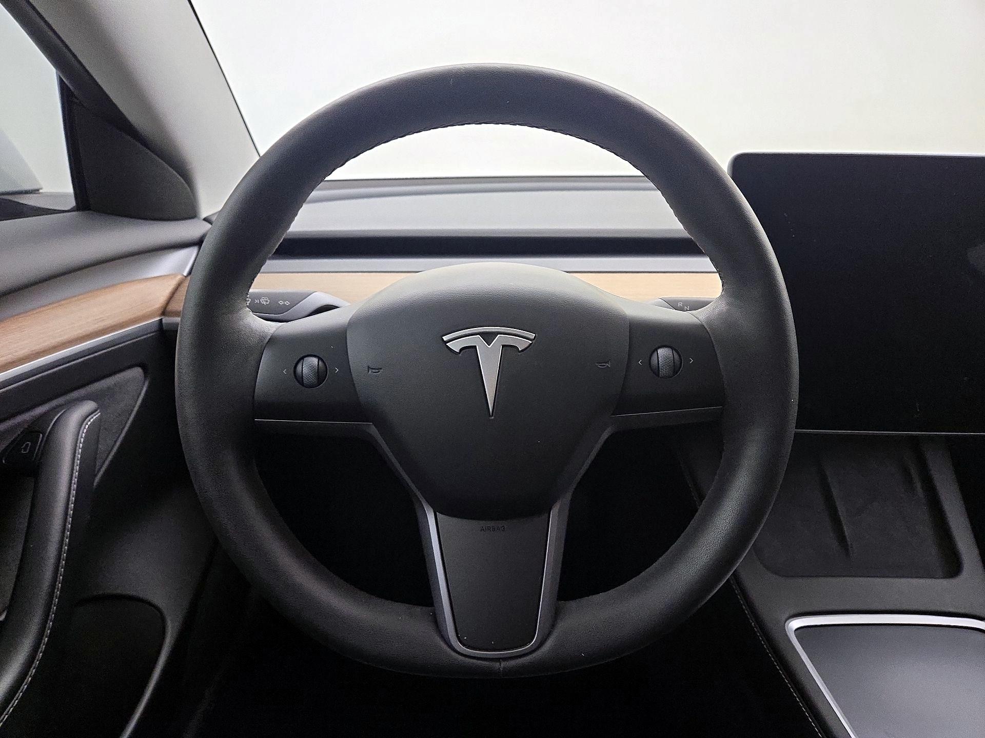 Thumbnail: 2023 Tesla Model 3 - 10