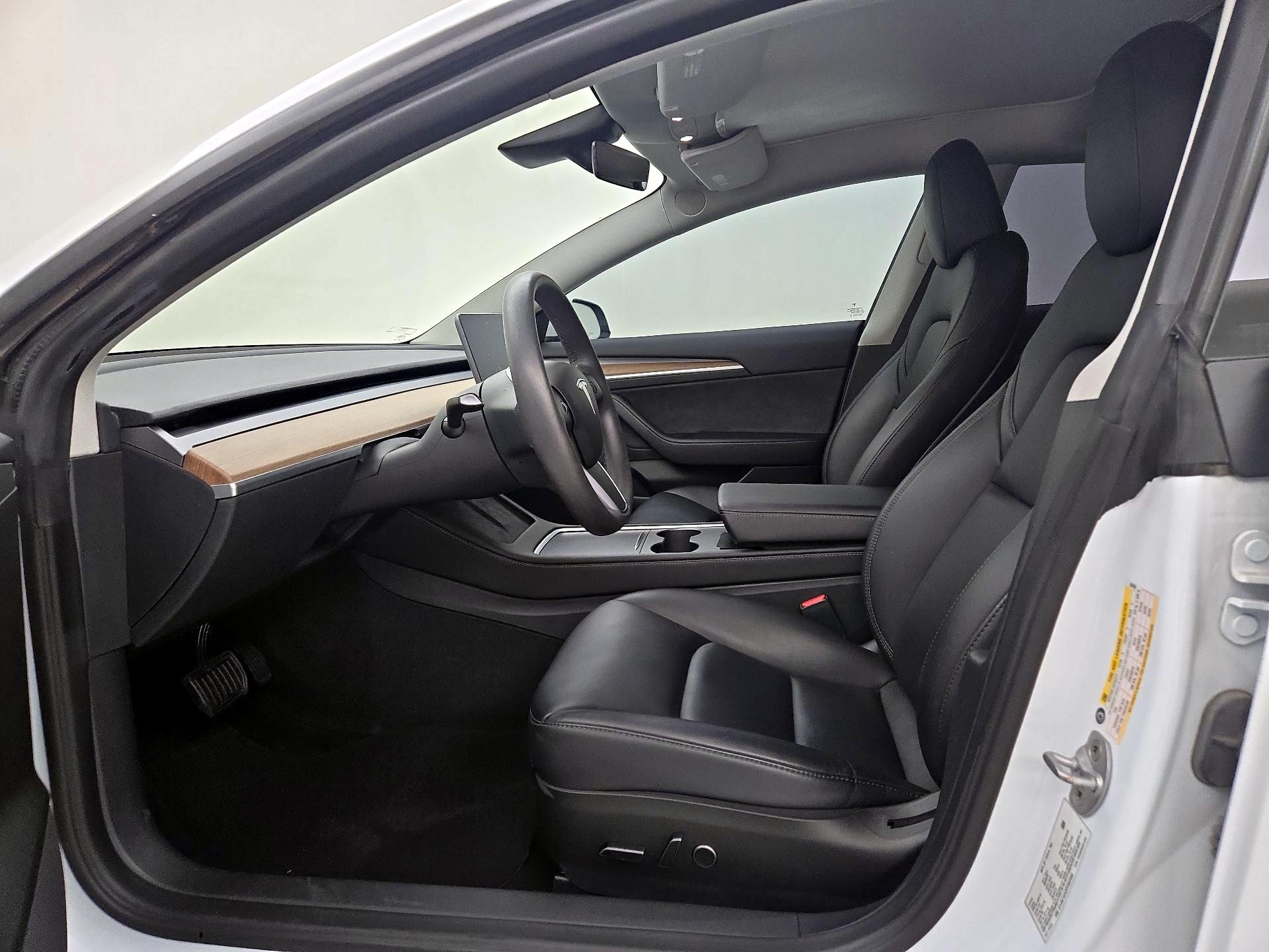 Thumbnail: 2023 Tesla Model 3 - 11