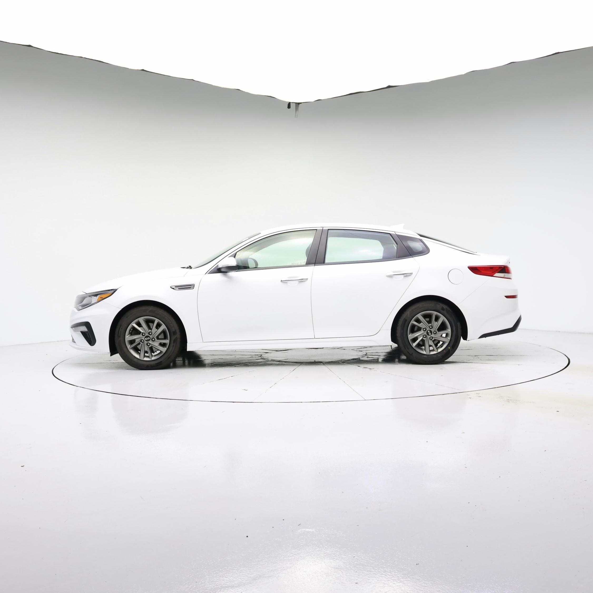 Thumbnail: 2019 Kia Optima - 3