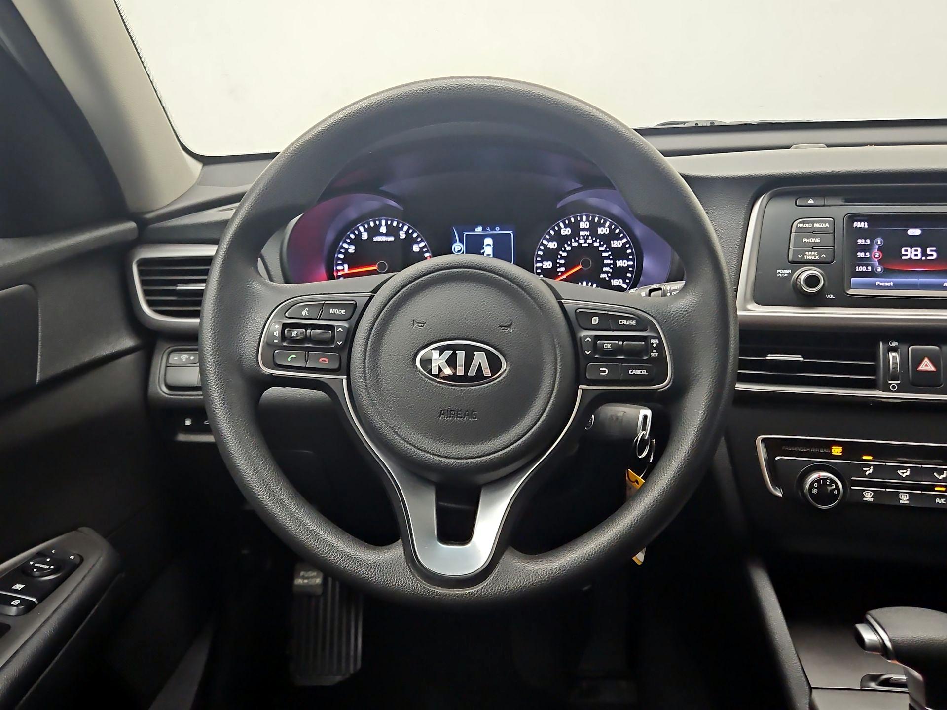 Thumbnail: 2017 Kia Optima - 10