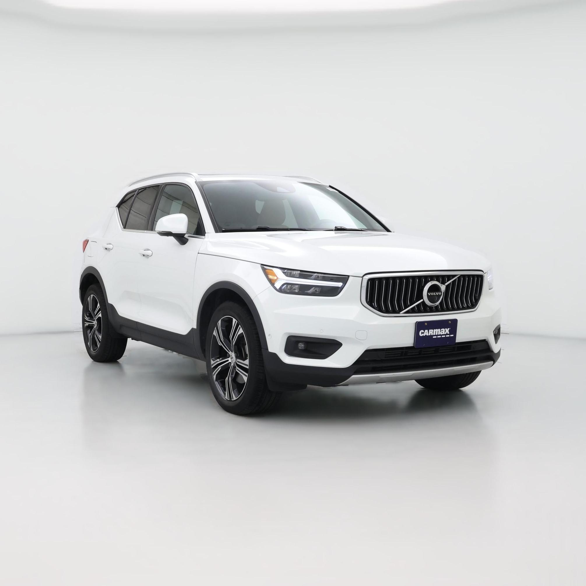Thumbnail: 2022 Volvo XC40 - 1
