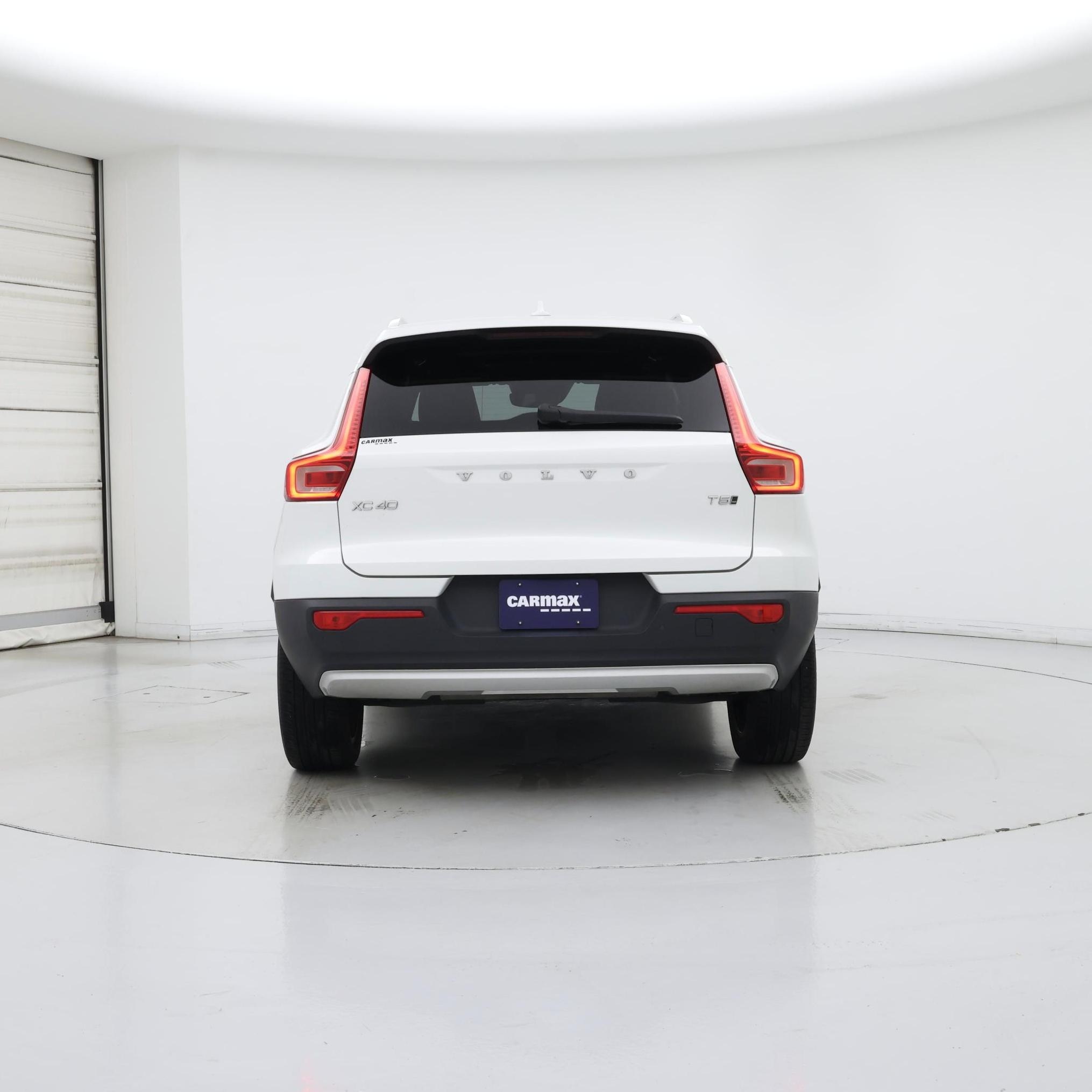 Thumbnail: 2022 Volvo XC40 - 6