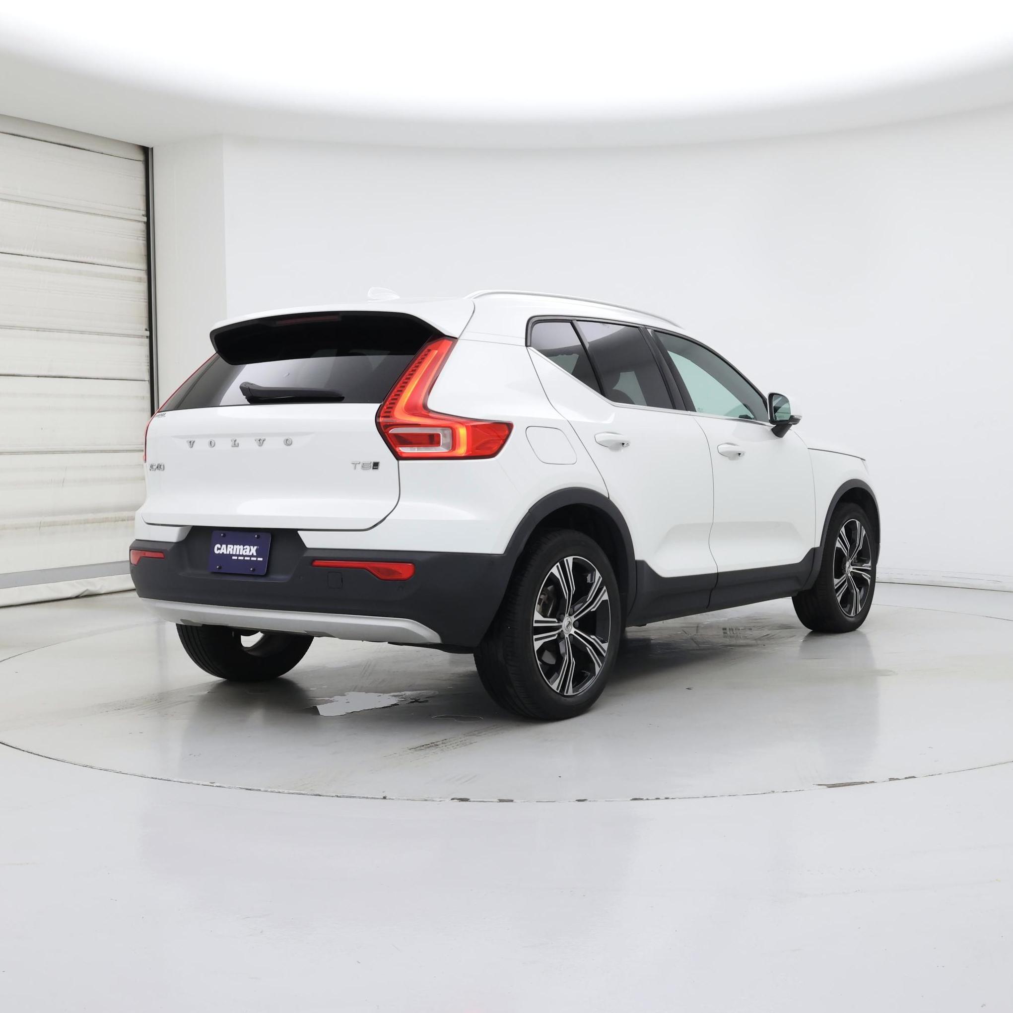 Thumbnail: 2022 Volvo XC40 - 8