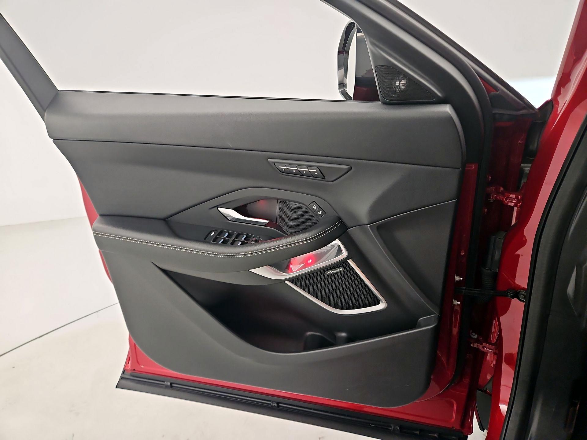 Thumbnail: 2020 Jaguar E-Pace - 12