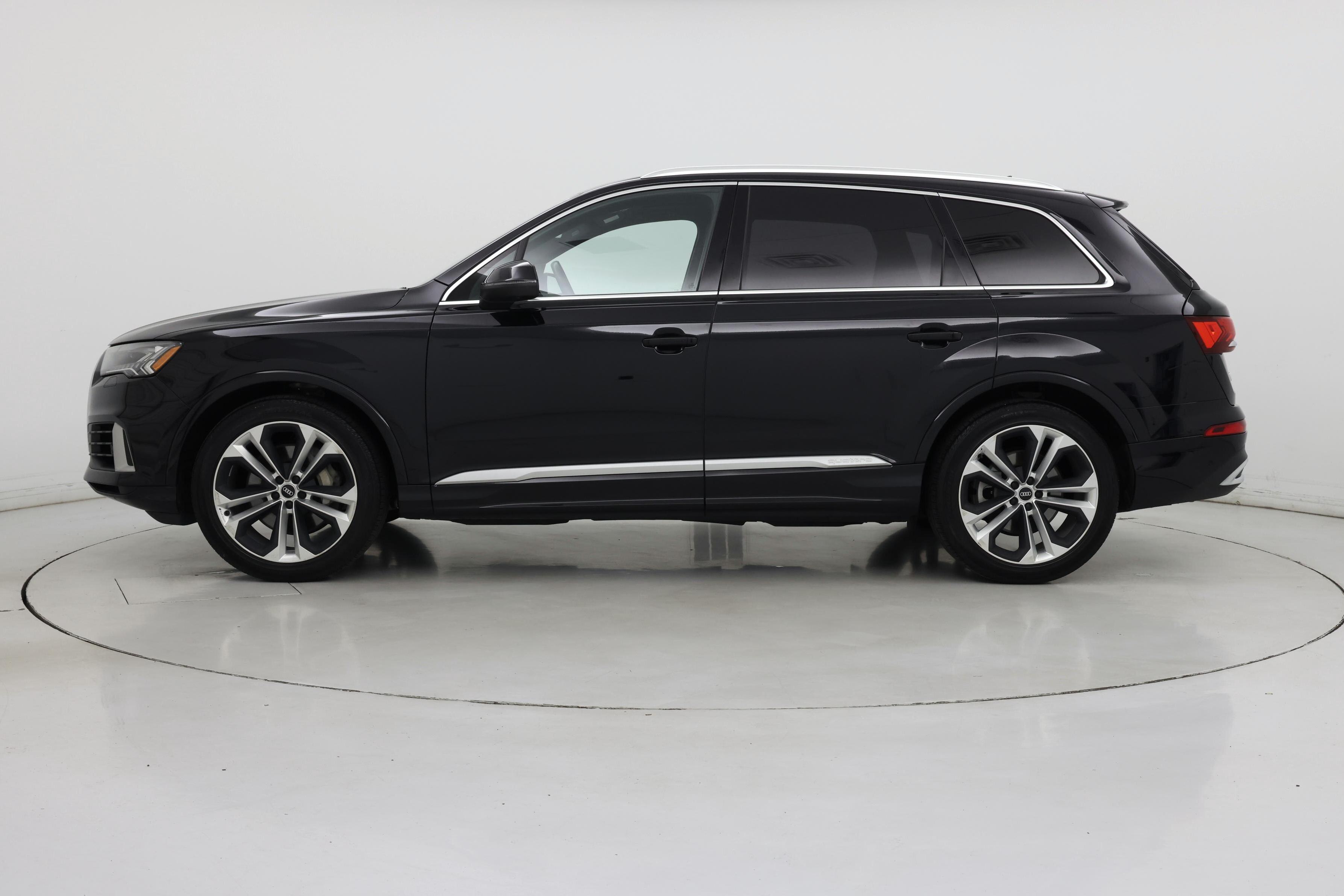 Thumbnail: 2021 Audi Q7 - 3