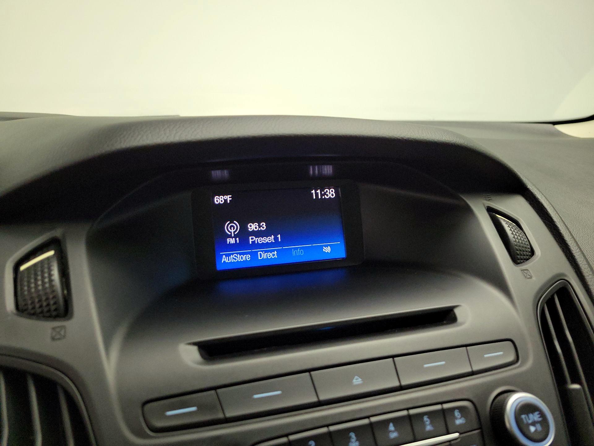 Thumbnail: 2017 Ford Focus - 15