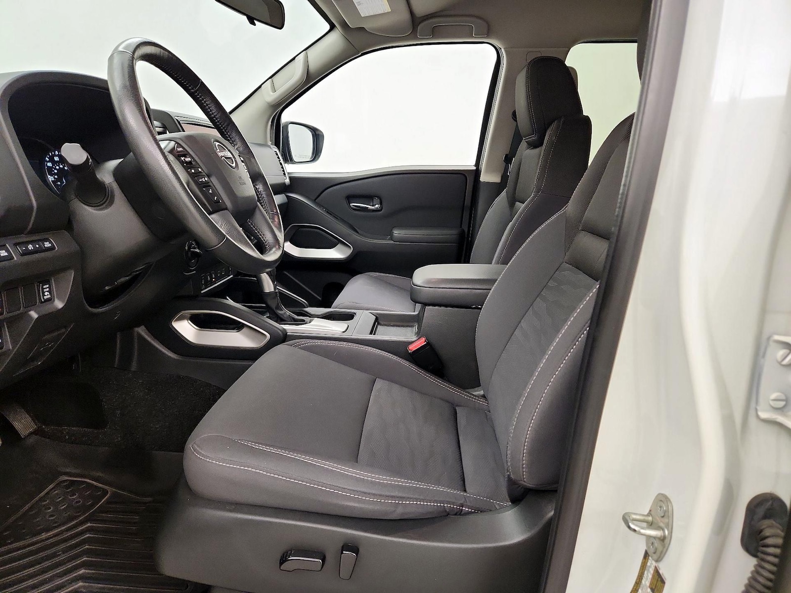2022 Nissan Frontier SV - Photo 12