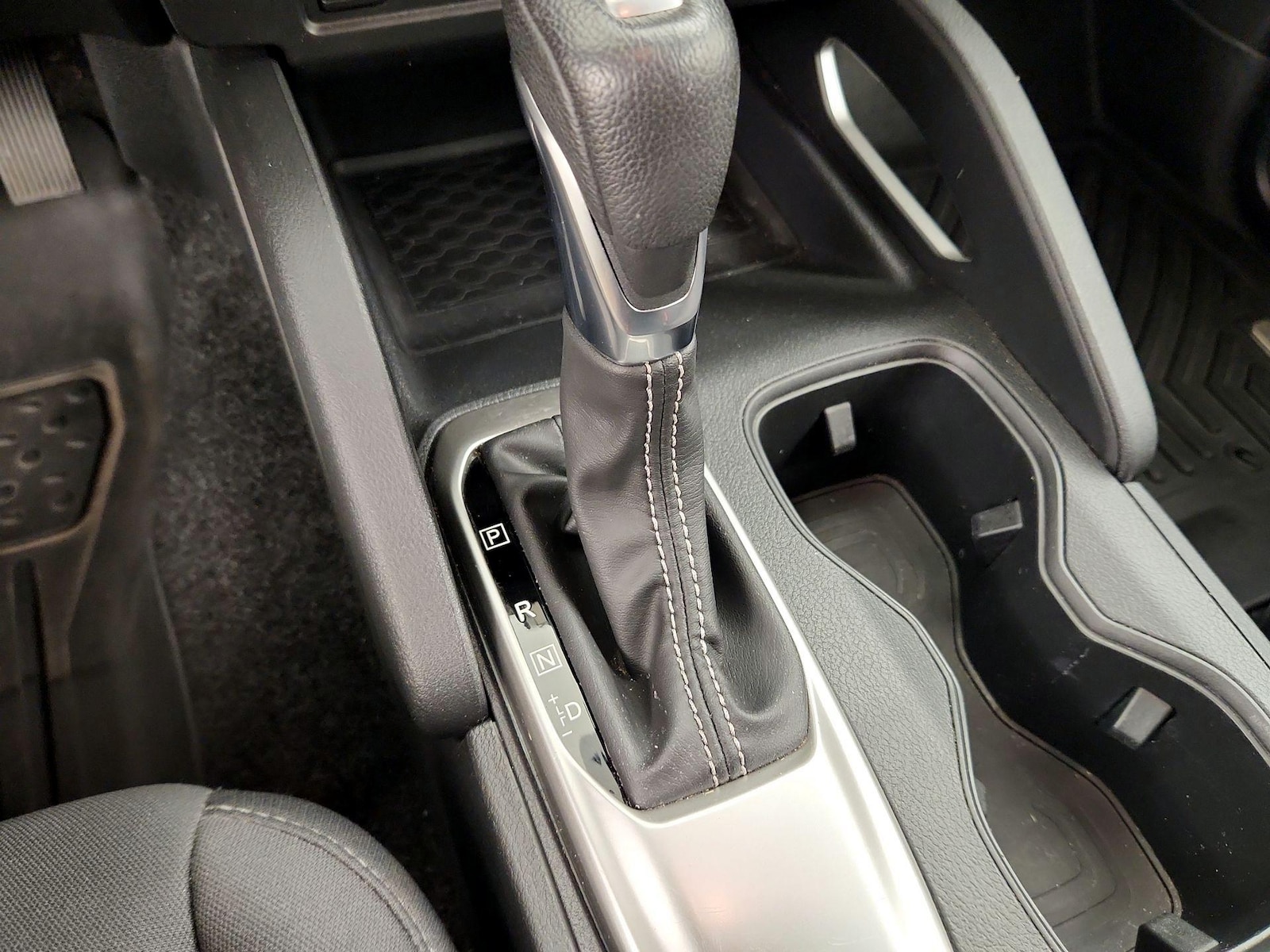 2022 Nissan Frontier SV - Photo 18