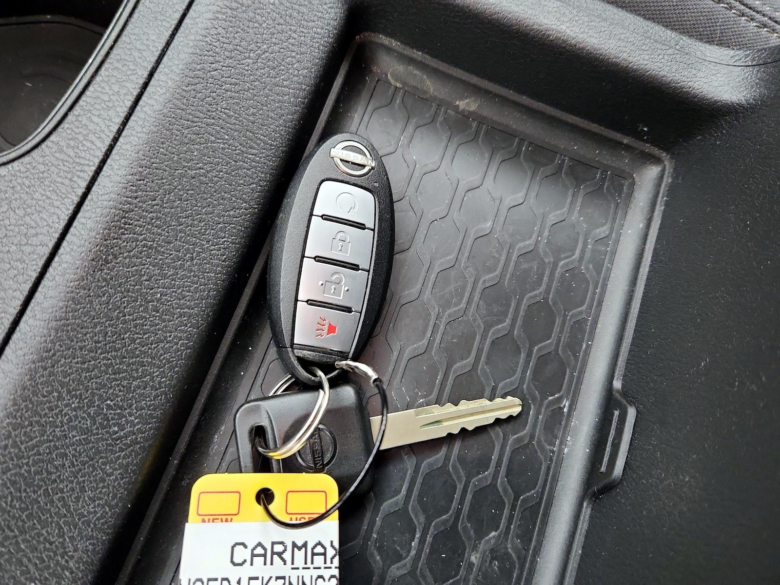 2022 Nissan Frontier SV - Photo 23