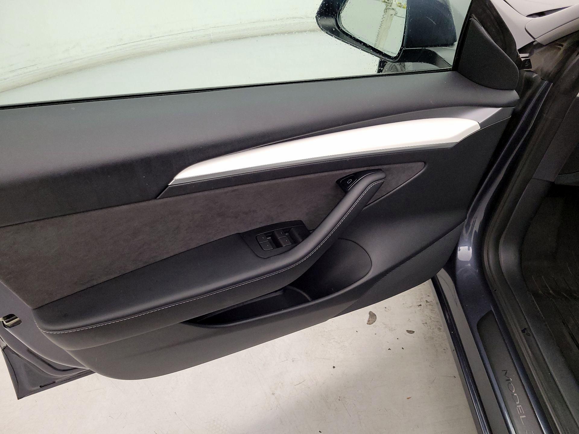 Thumbnail: 2023 Tesla Model 3 - 12