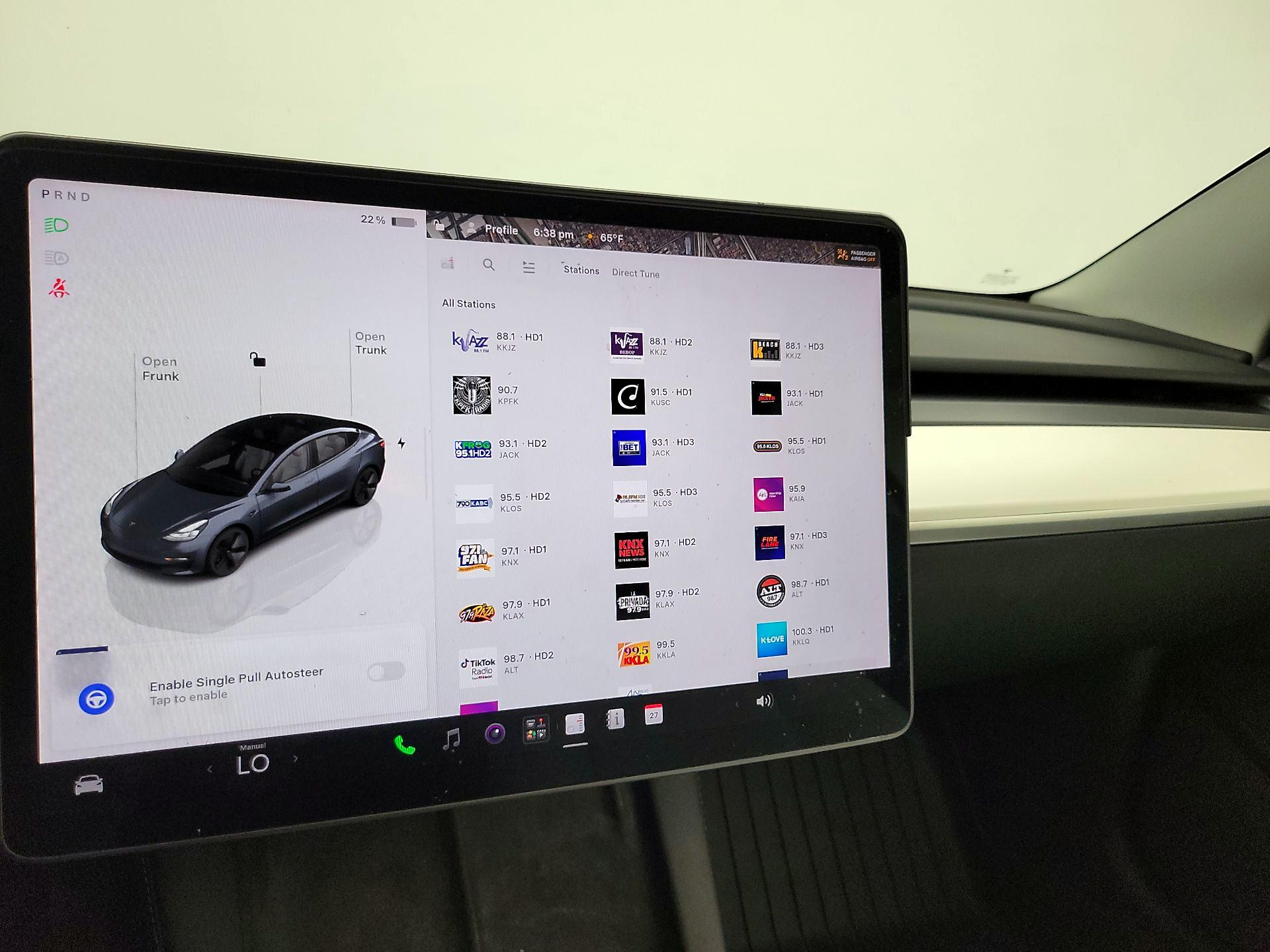 Thumbnail: 2023 Tesla Model 3 - 15