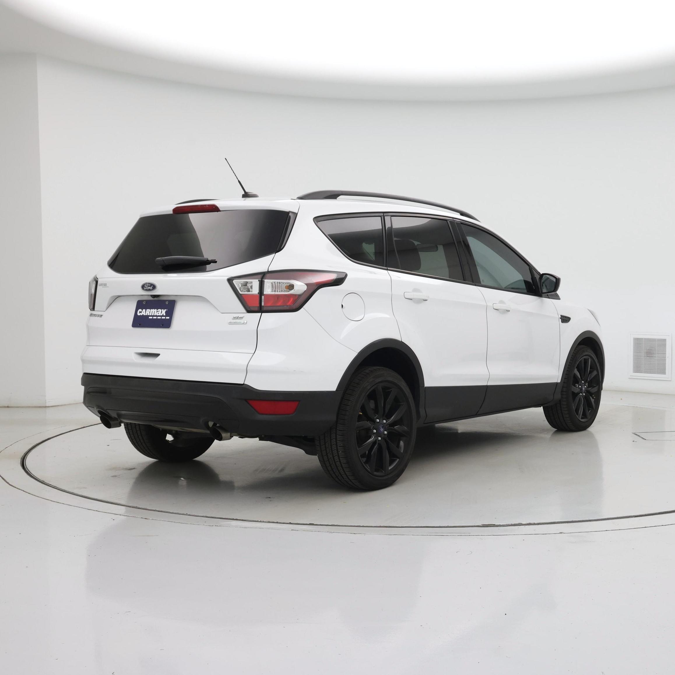 Thumbnail: 2017 Ford Escape - 8