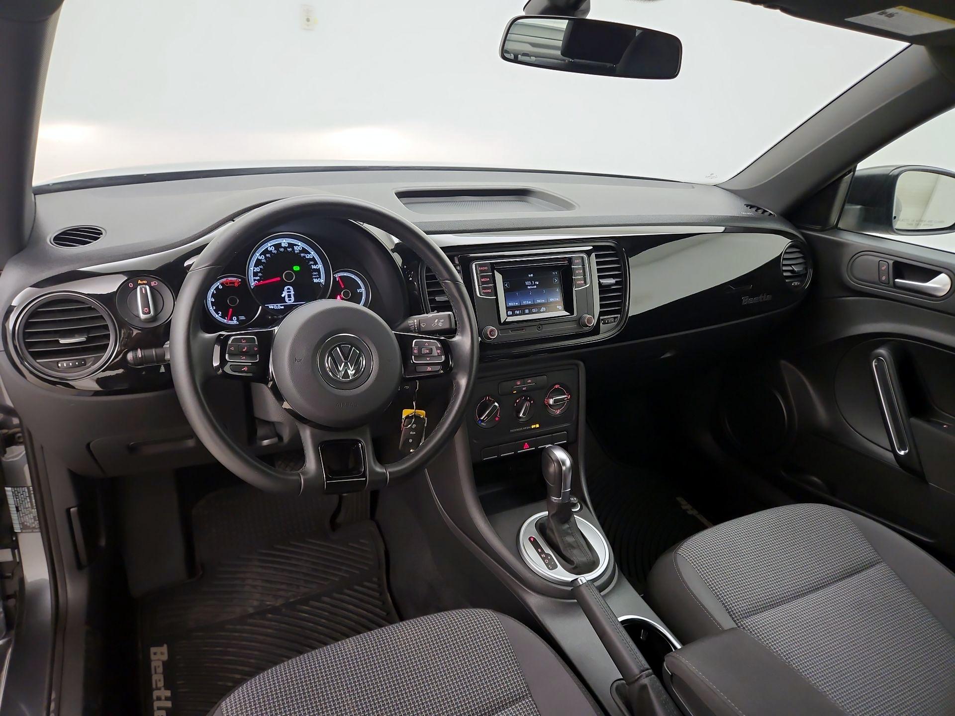 Thumbnail: 2017 Volkswagen Beetle - 9