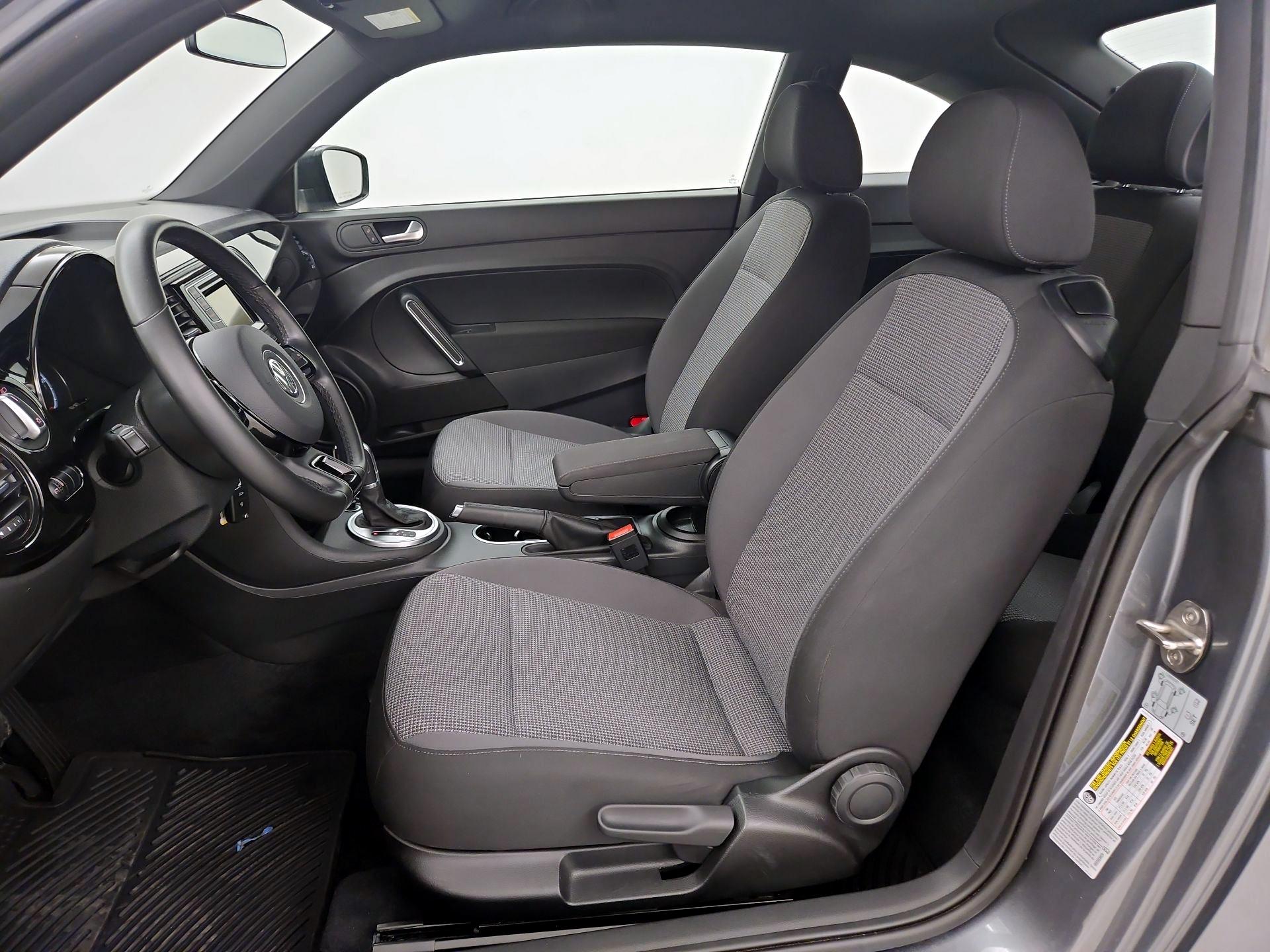 Thumbnail: 2017 Volkswagen Beetle - 11